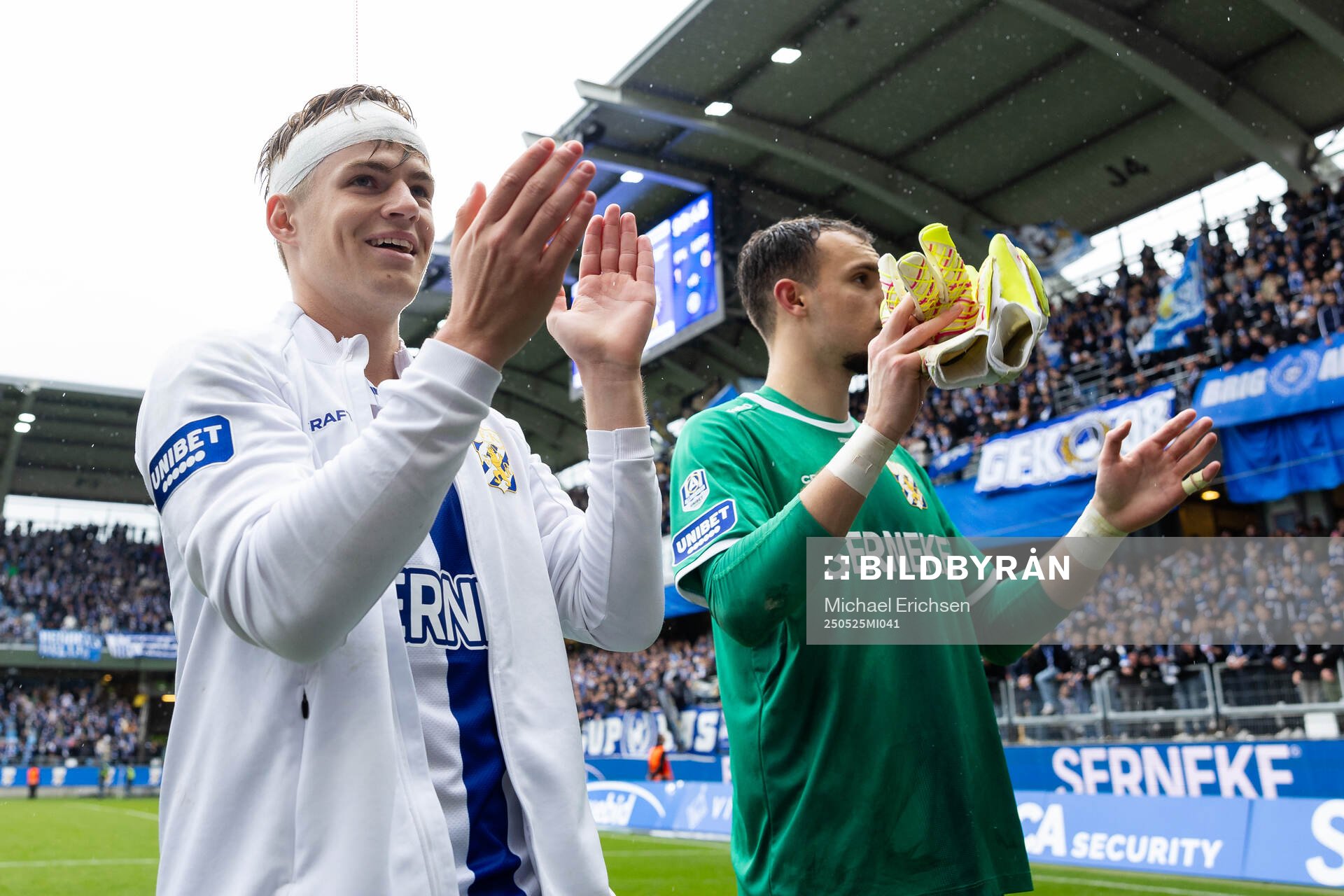 IFK Göteborgs Felix Eriksson och målvakt Elis Bishesari