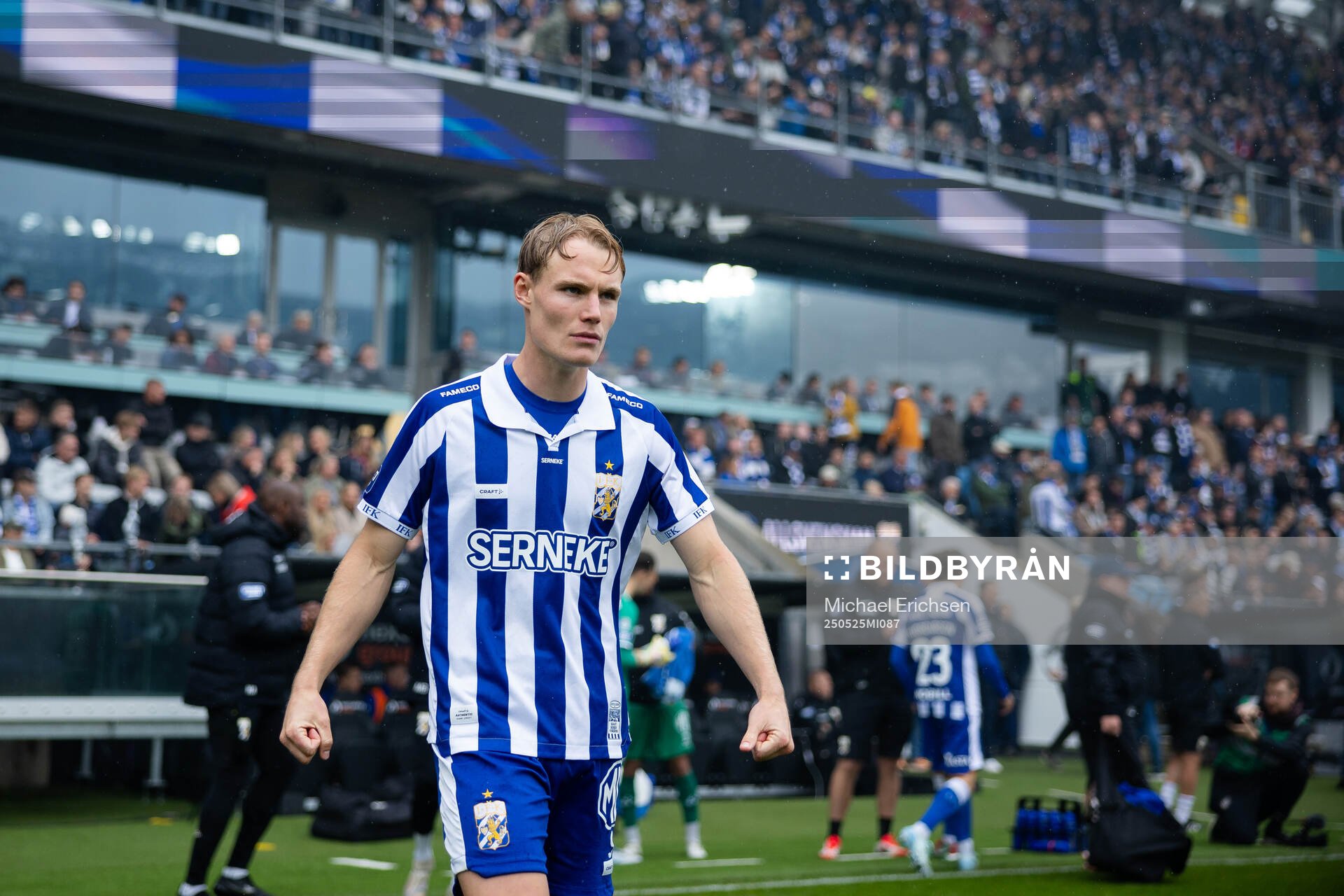 IFK Göteborgs Max Fenger inför fotbollsmatchen i Allsvenskan mellan IFK Göteborg och Malmö FF den 25 maj 2025 i Göteborg. 