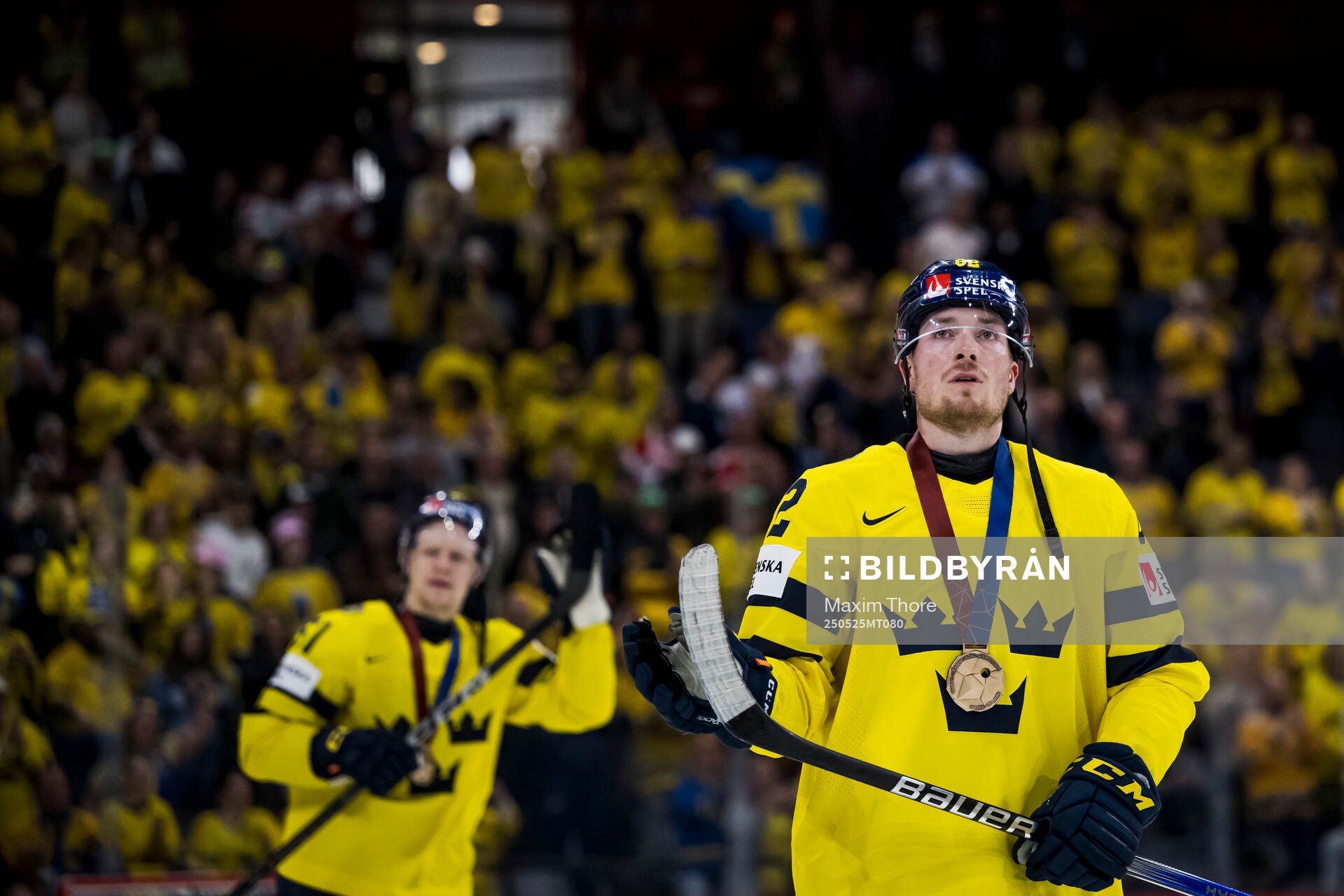 Jesper Frödén of Sweden with his bronze medal