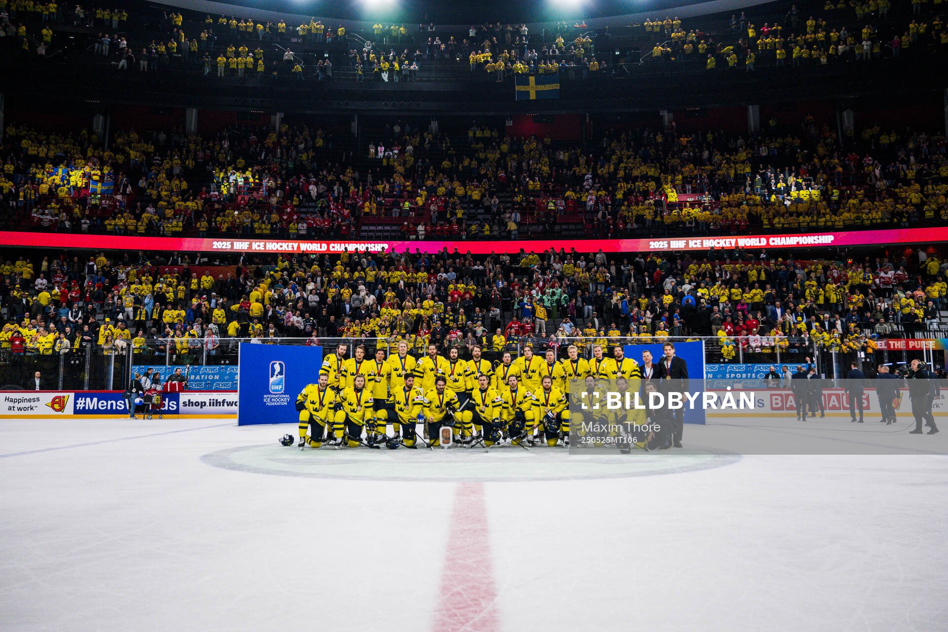 The players of Sweden pose for a bronze medal picture