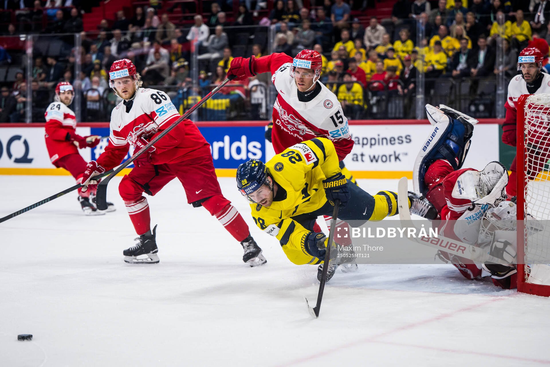 Elias Lindholm of Sweden and Frederik Dichow of Denmark