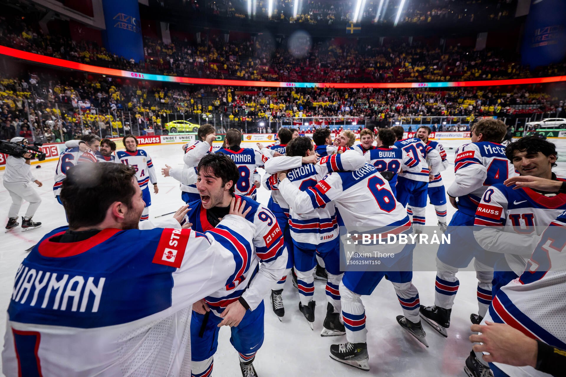 Frank Nazar of USA celebrates with team mates