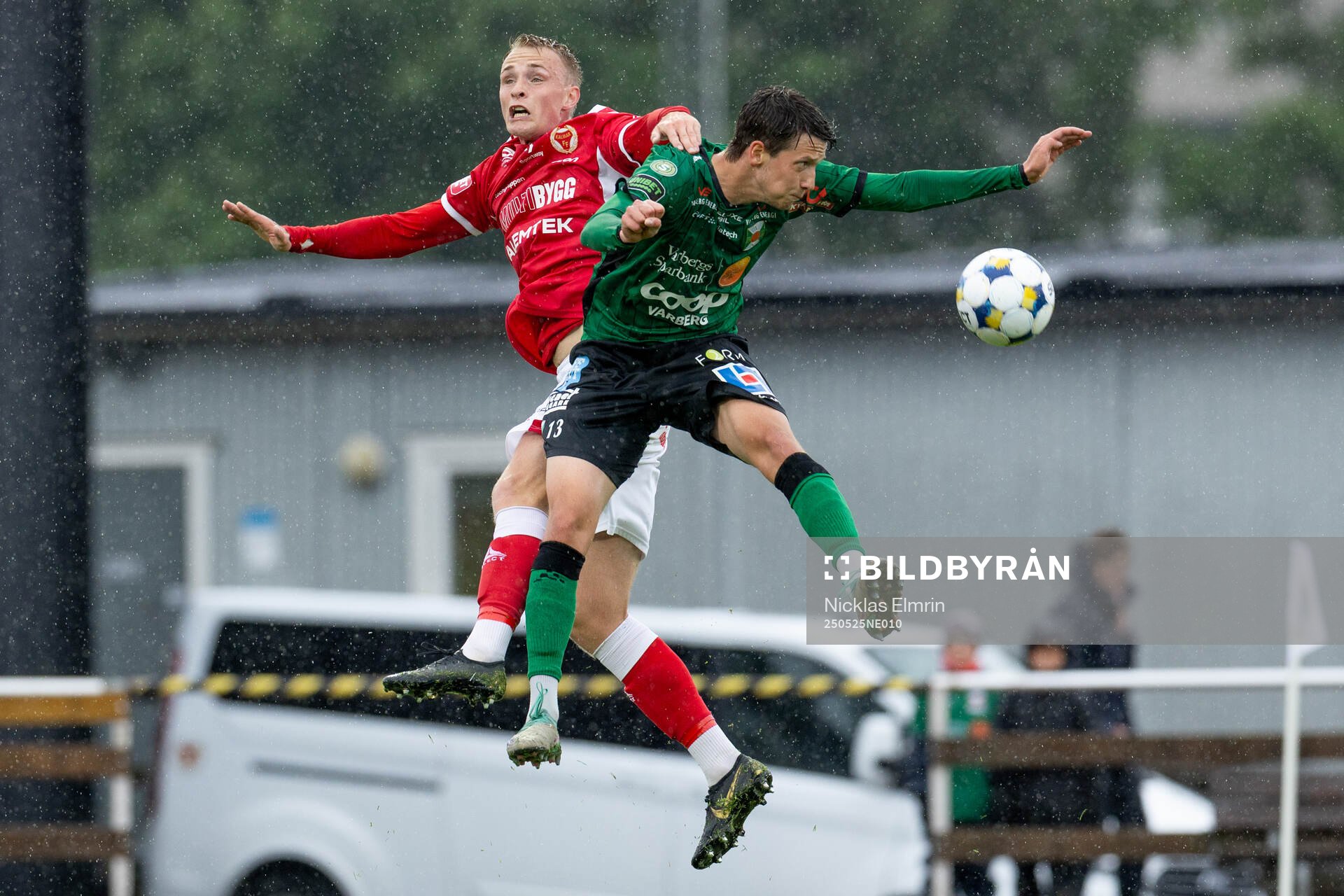 Varbergs Olle Edlund under fotbollsmatchen i Superettan mellan Varberg och Kalmar den 25 maj 2025 i Varberg. 