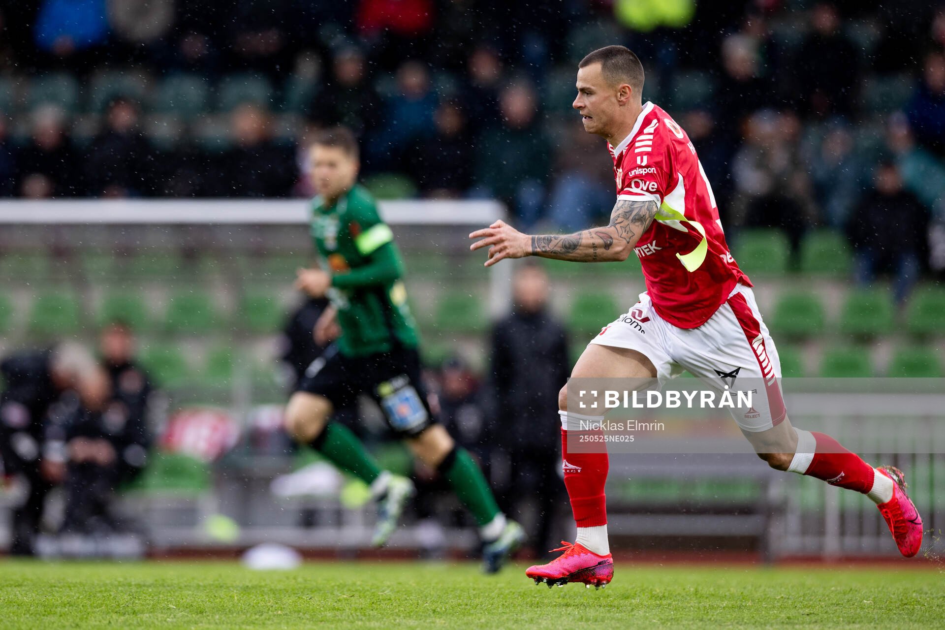 Kalmars Melker Hallberg under fotbollsmatchen i Superettan mellan Varberg och Kalmar den 25 maj 2025 i Varberg. 