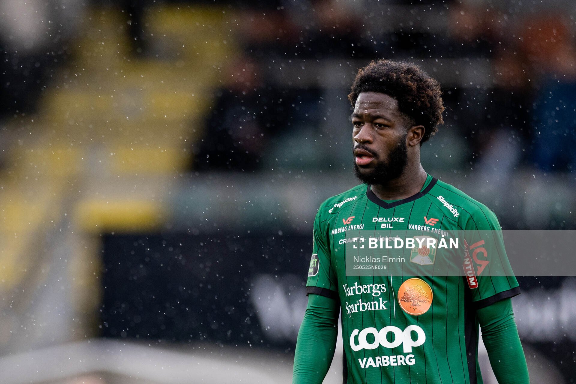 Varbergs Kevin Appiah Nyarko under fotbollsmatchen i Superettan mellan Varberg och Kalmar den 25 maj 2025 i Varberg. 