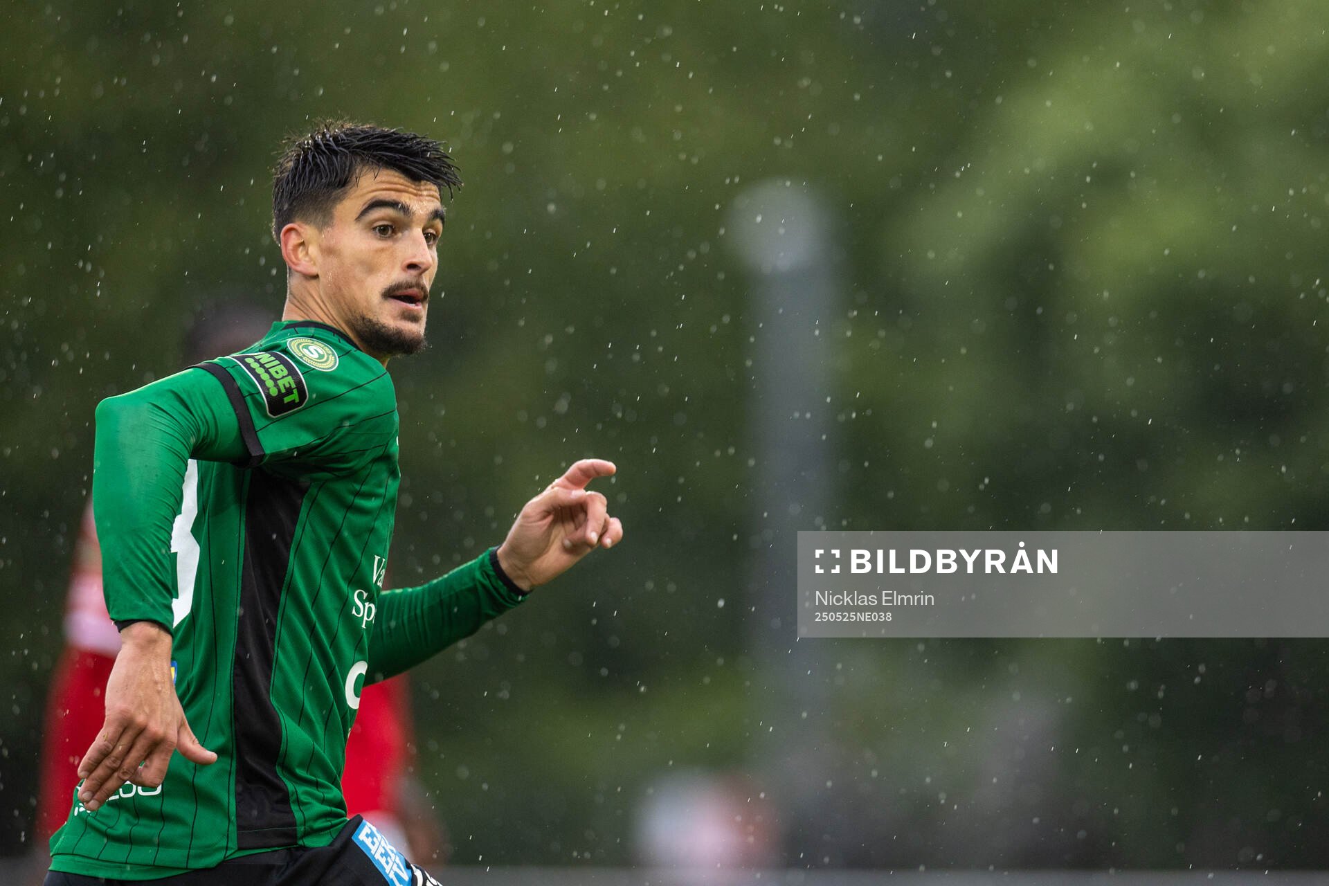 Varbergs Marc Ante Tokich under fotbollsmatchen i Superettan mellan Varberg och Kalmar den 25 maj 2025 i Varberg. 