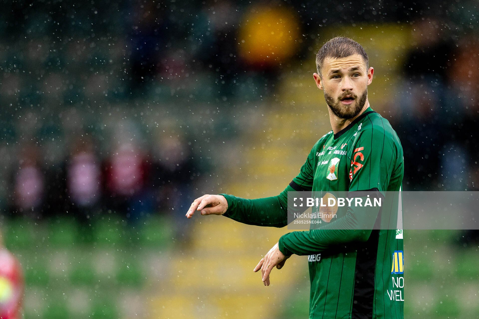 Varbergs Oliver Alfonsi under fotbollsmatchen i Superettan mellan Varberg och Kalmar den 25 maj 2025 i Varberg. 