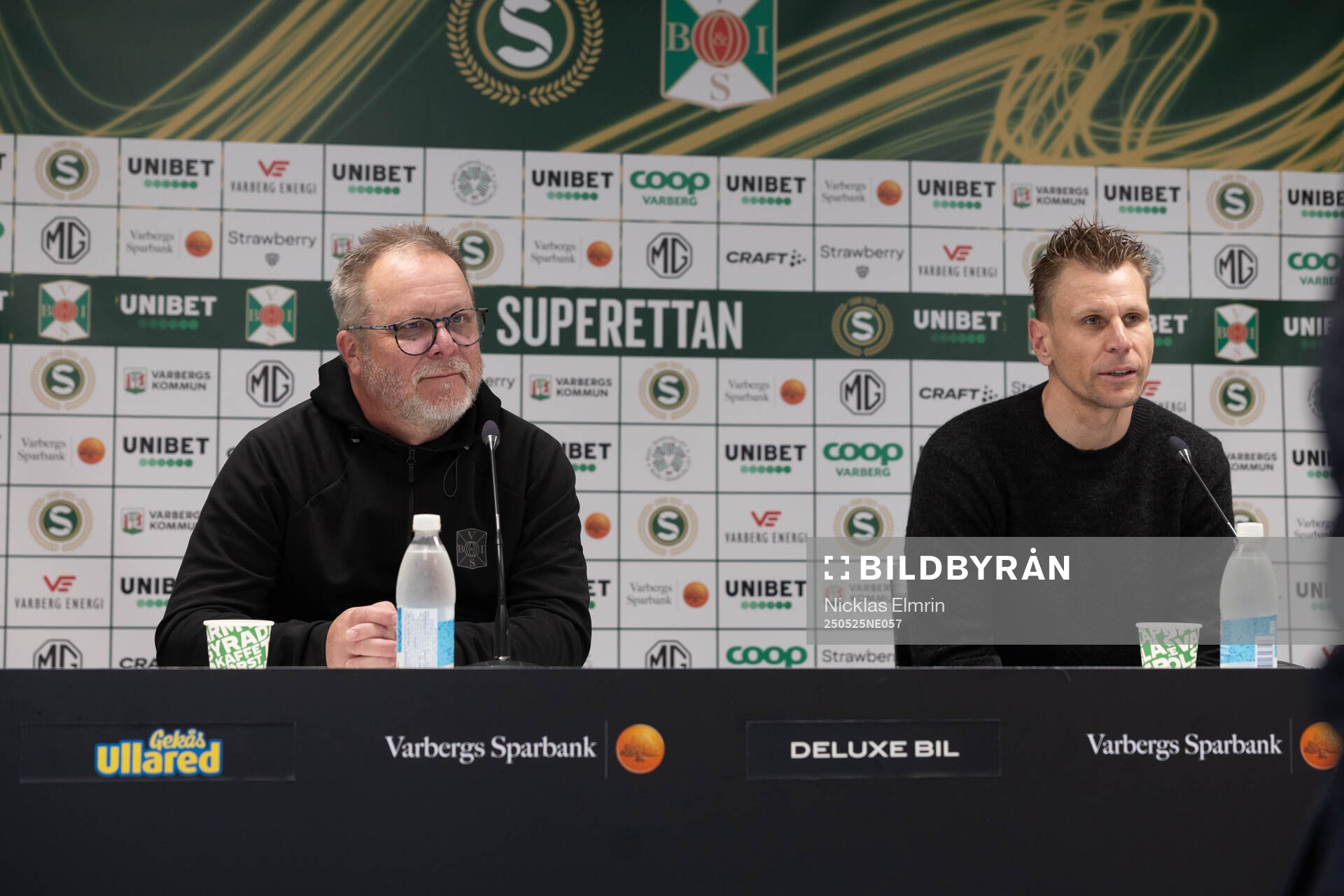 Varbergs tränare Roar Hansen och Kalmars tränare Toni Koskela under presskonferansen efter fotbollsmatchen i Superettan mellan Varberg och Kalmar den 25 maj 2025 i Varberg.
