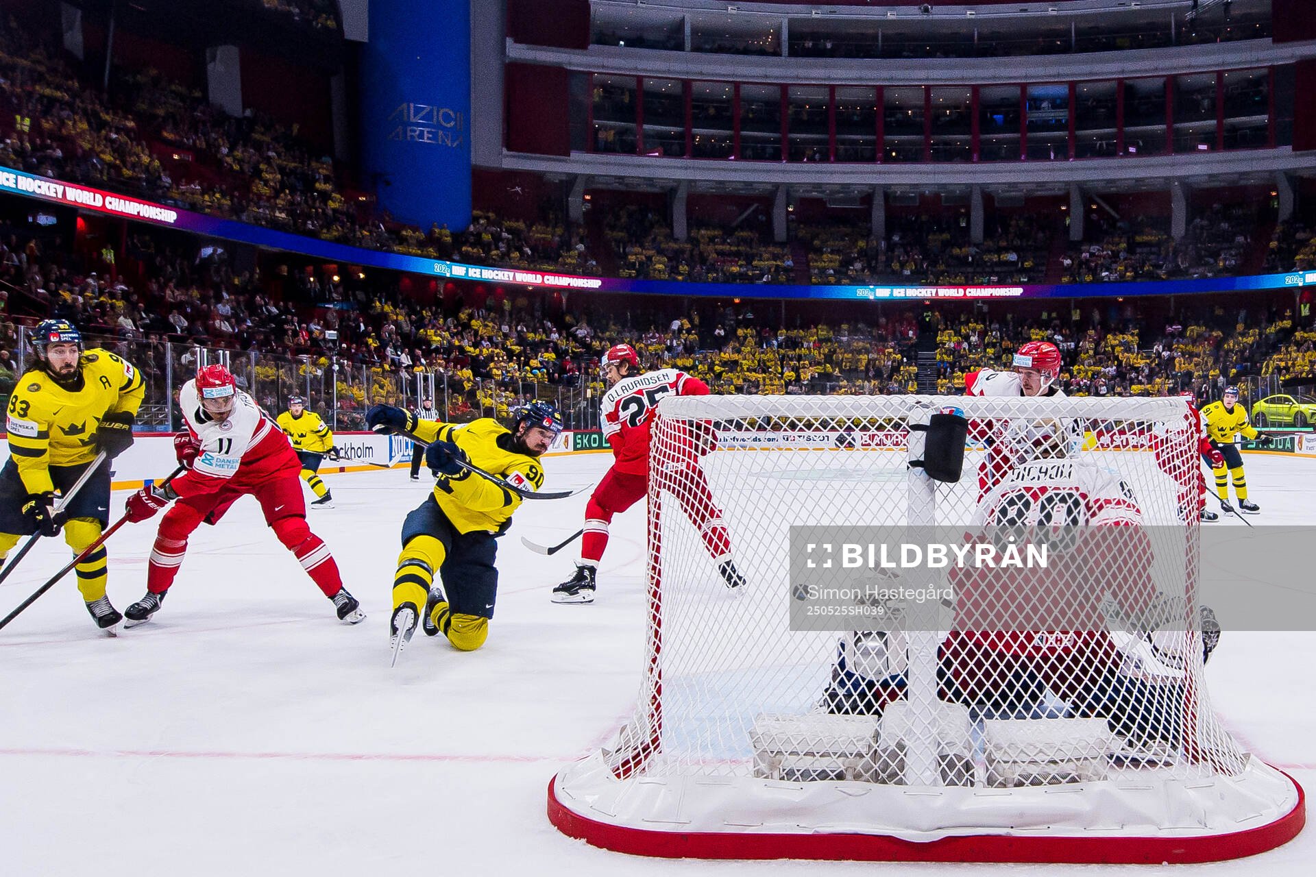 Marcus Johansson of Sweden scores the 3-0 goal behind