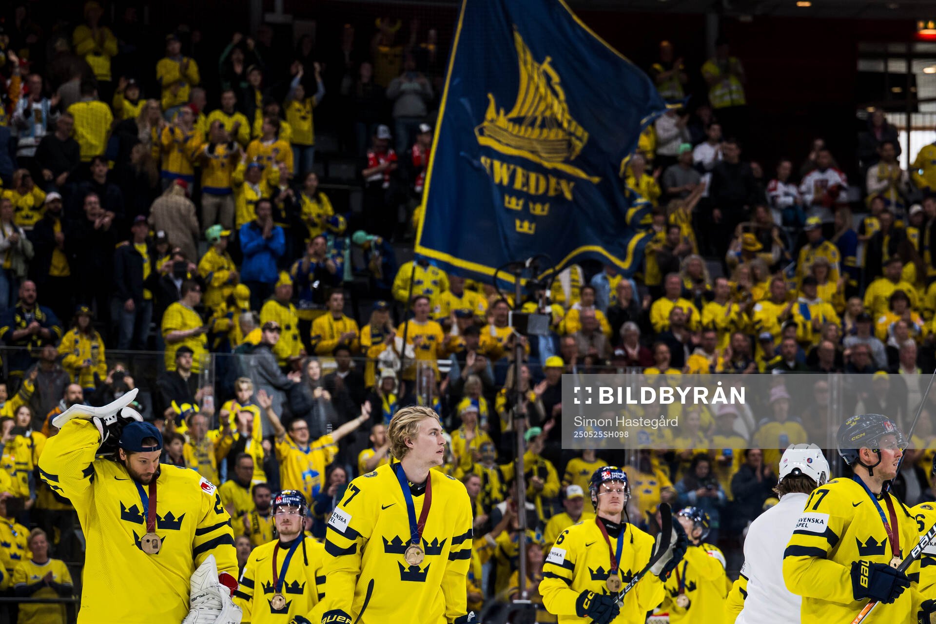 Simon Edvinsson of Sweden with the bronze medal