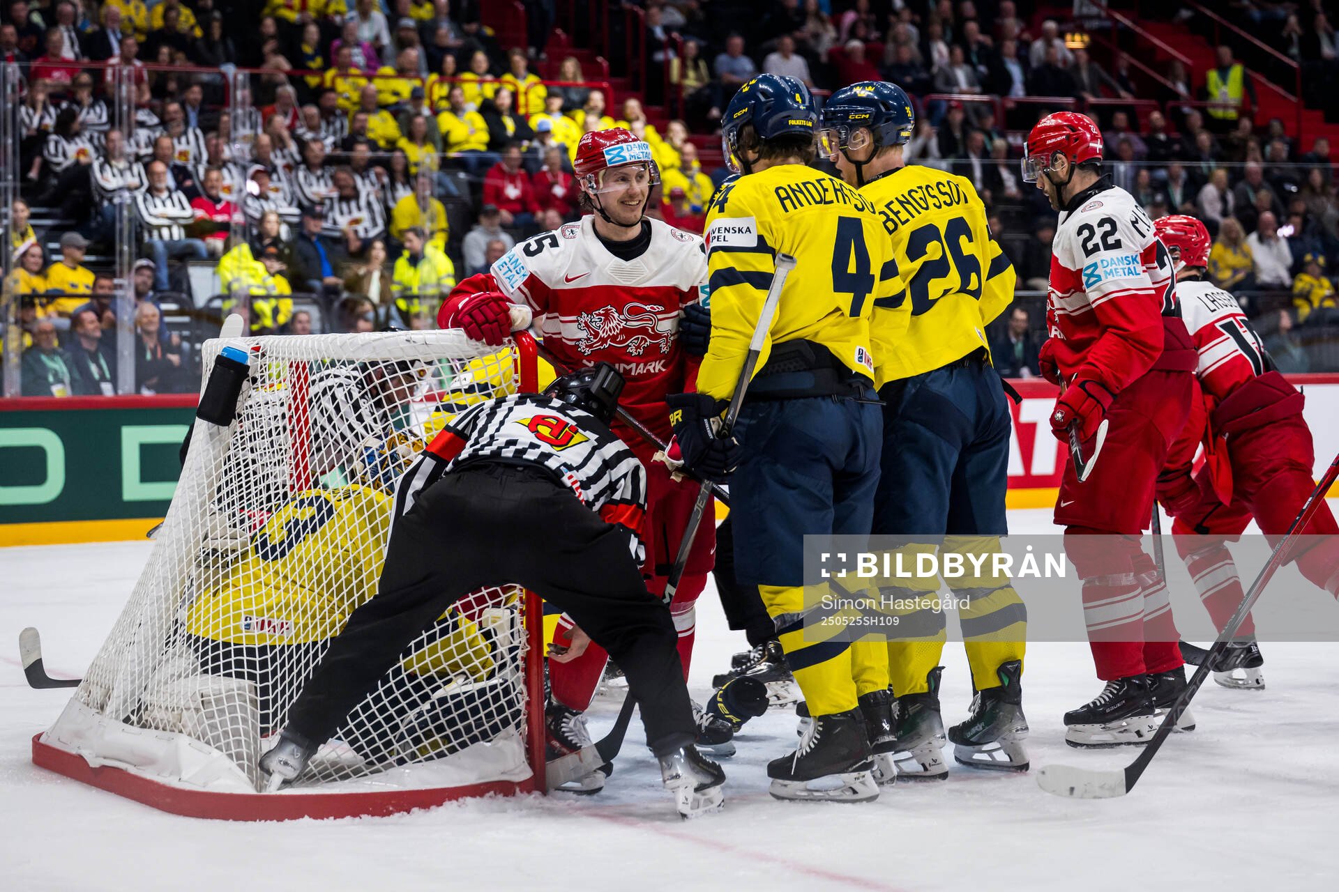 Nick Olesen of Denmark and Rasmus Andersson of Sweden
