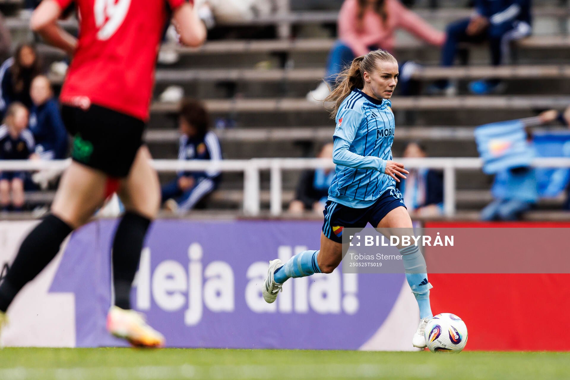 Djurgårdens Ebba Hed under fotbollsmatchen i Damallsvenskan mellan Djurgården och Brommapojkarna den 25 maj 2025 i Stockholm. 