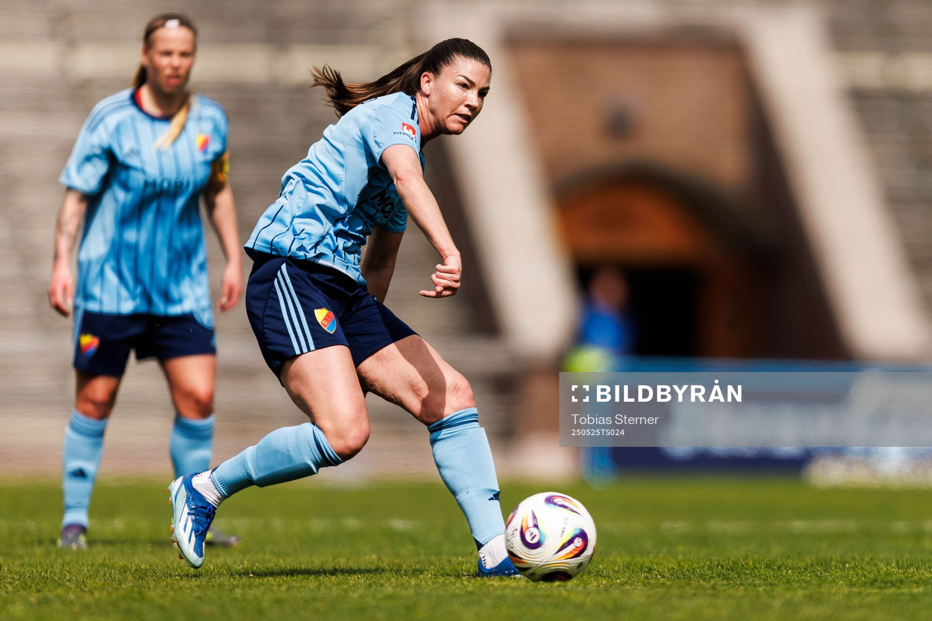 Djurgårdens Pauline Hammarlund under fotbollsmatchen i Damallsvenskan mellan Djurgården och Brommapojkarna den 25 maj 2025 i Stockholm.