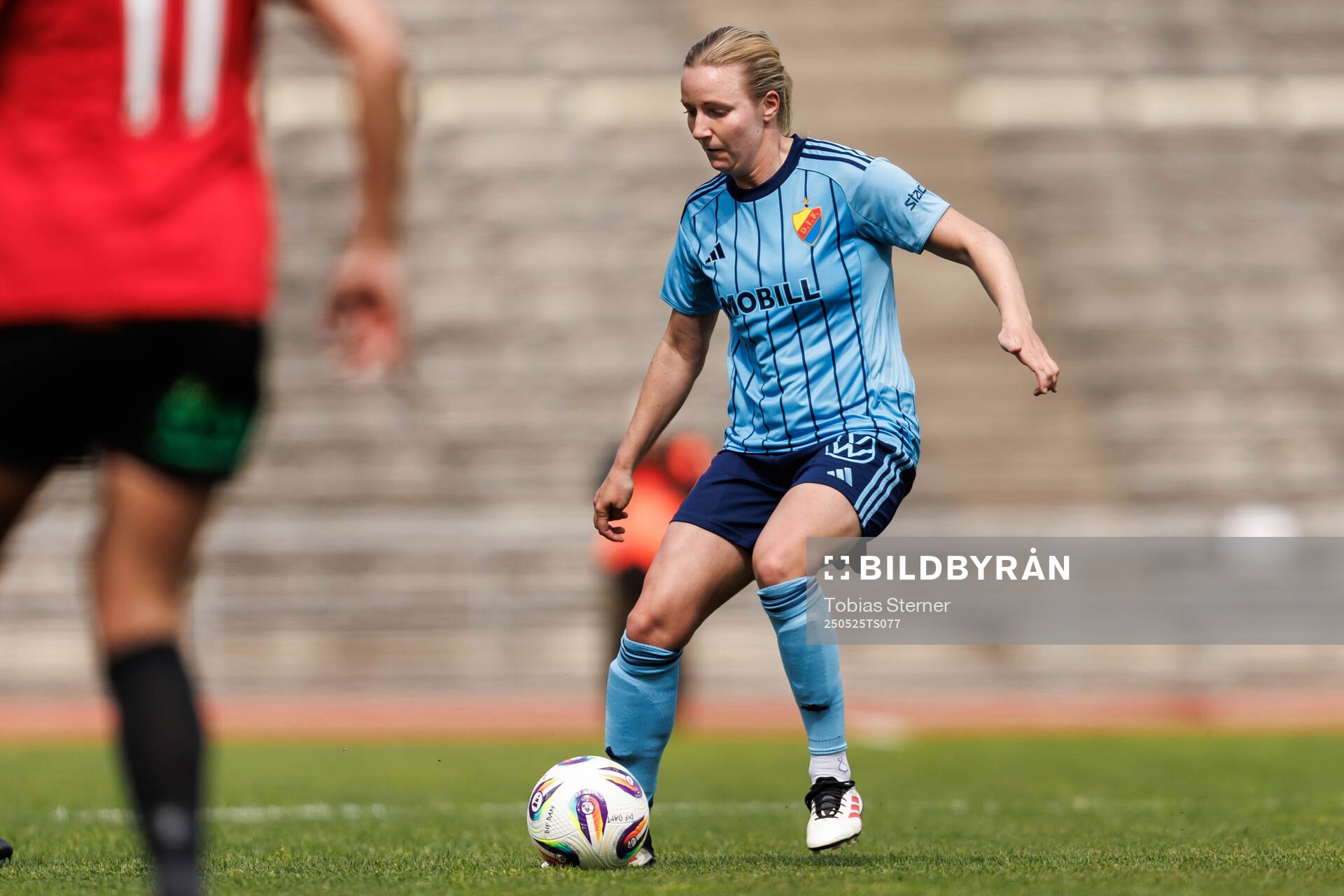 Djurgårdens Alexandra Jonasson under fotbollsmatchen i Damallsvenskan mellan Djurgården och Brommapojkarna den 25 maj 2025 i Stockholm.