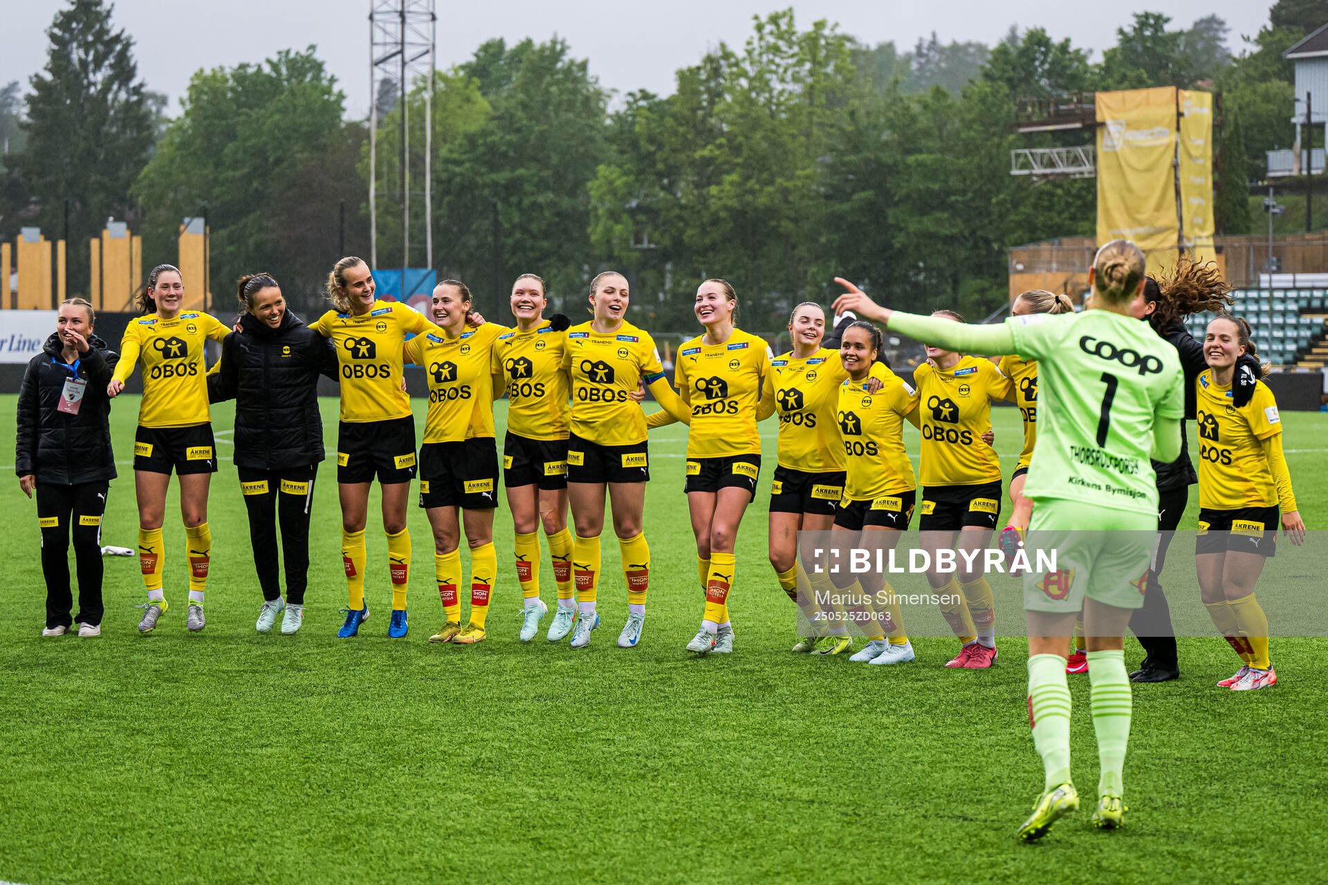 Players of LSK Kvinner celebrates after the Toppserien football match between Stabæk and LSK Kvinner on May 25, 2025 in Bekkestua.