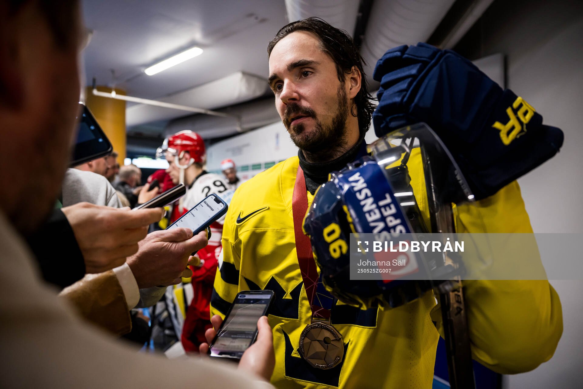 Marcus Johansson of Sweden is being interviewed
