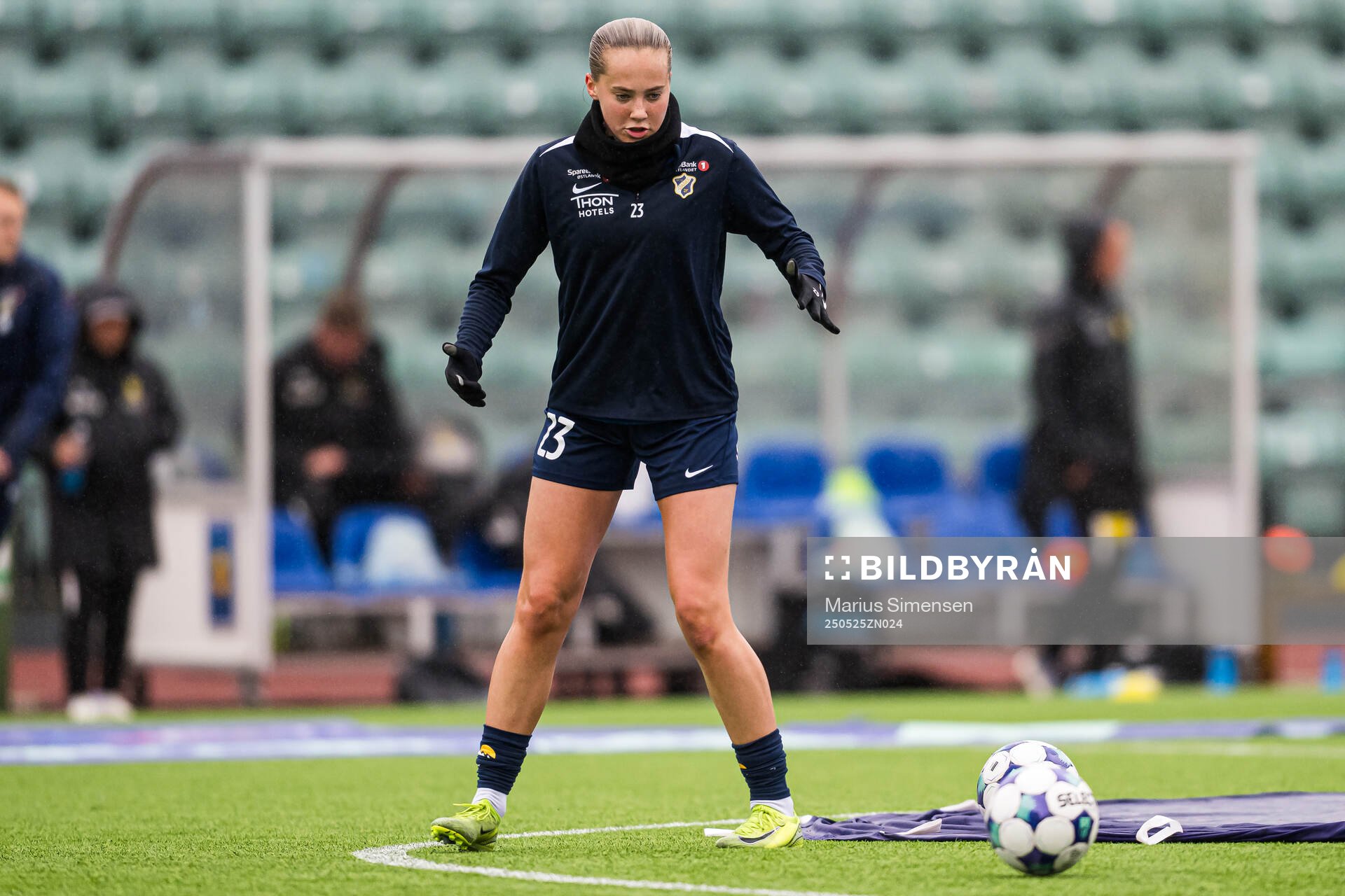 Mille Helland Flø of Stabæk warms up ahead of the Toppserien football match between Stabæk and LSK Kvinner on May 25, 2025 in Bekkestua.