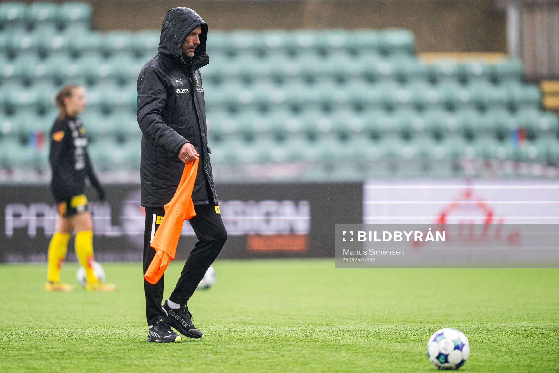 André Bergdølmo, head coach of LSK Kvinner, ahead of the Toppserien football match between Stabæk and LSK Kvinner on May 25, 2025 in Bekkestua.