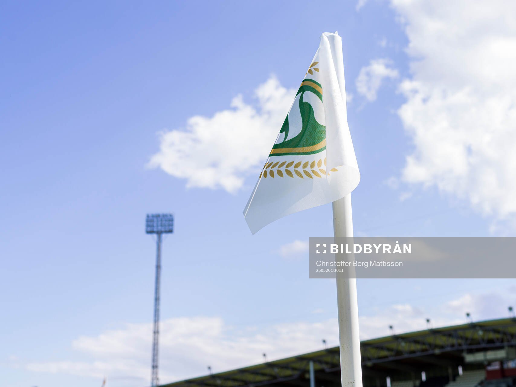En hörnflagga med Superettans logotype på inför fotbollsmatchen i Superettan mellan Landskrona och Falkenberg den 26 maj 2025 i Landskrona.