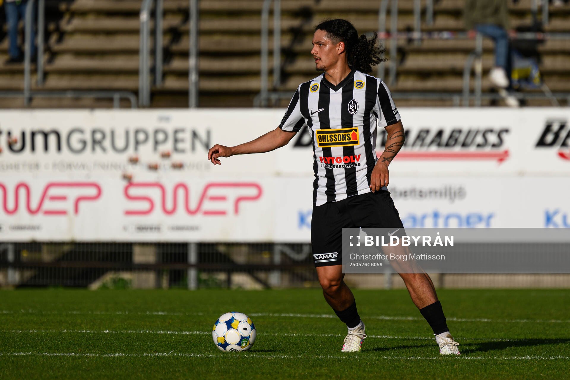 Landskronas André Alvarez Perez under fotbollsmatchen i Superettan mellan Landskrona och Falkenberg den 26 maj 2025 i Landskrona.