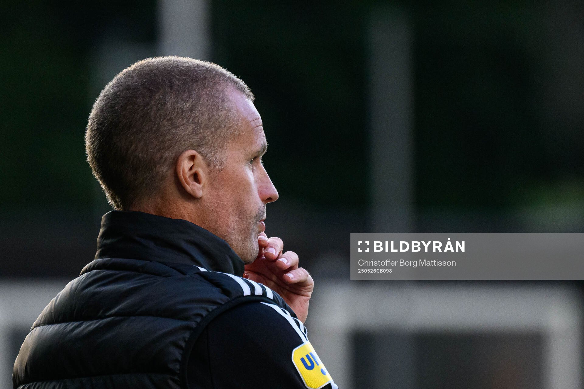 Falkenbergs tränare Christoffer Andersson under fotbollsmatchen i Superettan mellan Landskrona och Falkenberg den 26 maj 2025 i Landskrona.