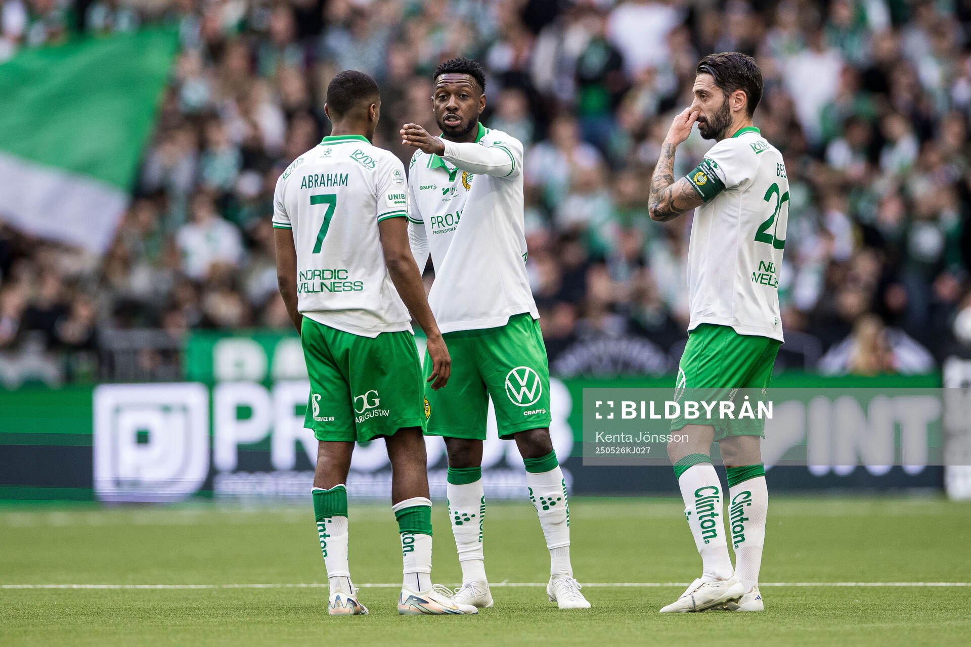 Hammarbys Paulos Abraham, Shaquille Pinas och Nahir Besara under fotbollsmatchen i Allsvenskan mellan Hammarby och Degerfors den 26 maj 2025 i Stockholm.