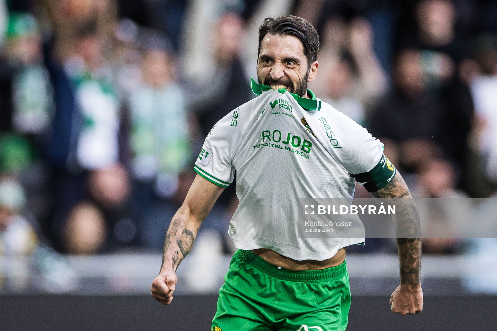 Hammarbys Nahir Besara jublar efter 1-0 under fotbollsmatchen i Allsvenskan mellan Hammarby och Degerfors den 26 maj 2025 i Stockholm. 