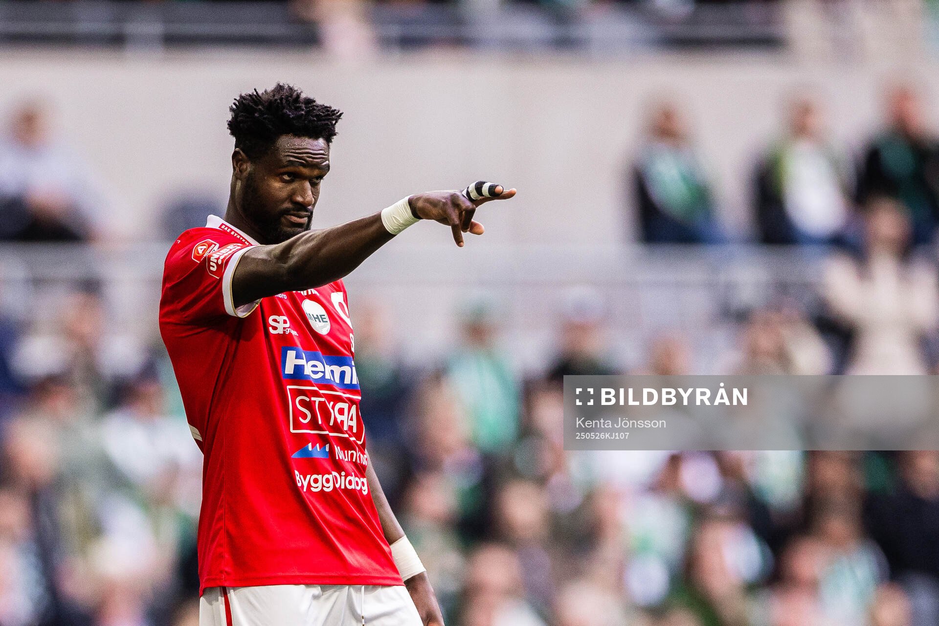 Degerfors Nasiru Moro gestikulerar under fotbollsmatchen i Allsvenskan mellan Hammarby och Degerfors den 26 maj 2025 i Stockholm. 