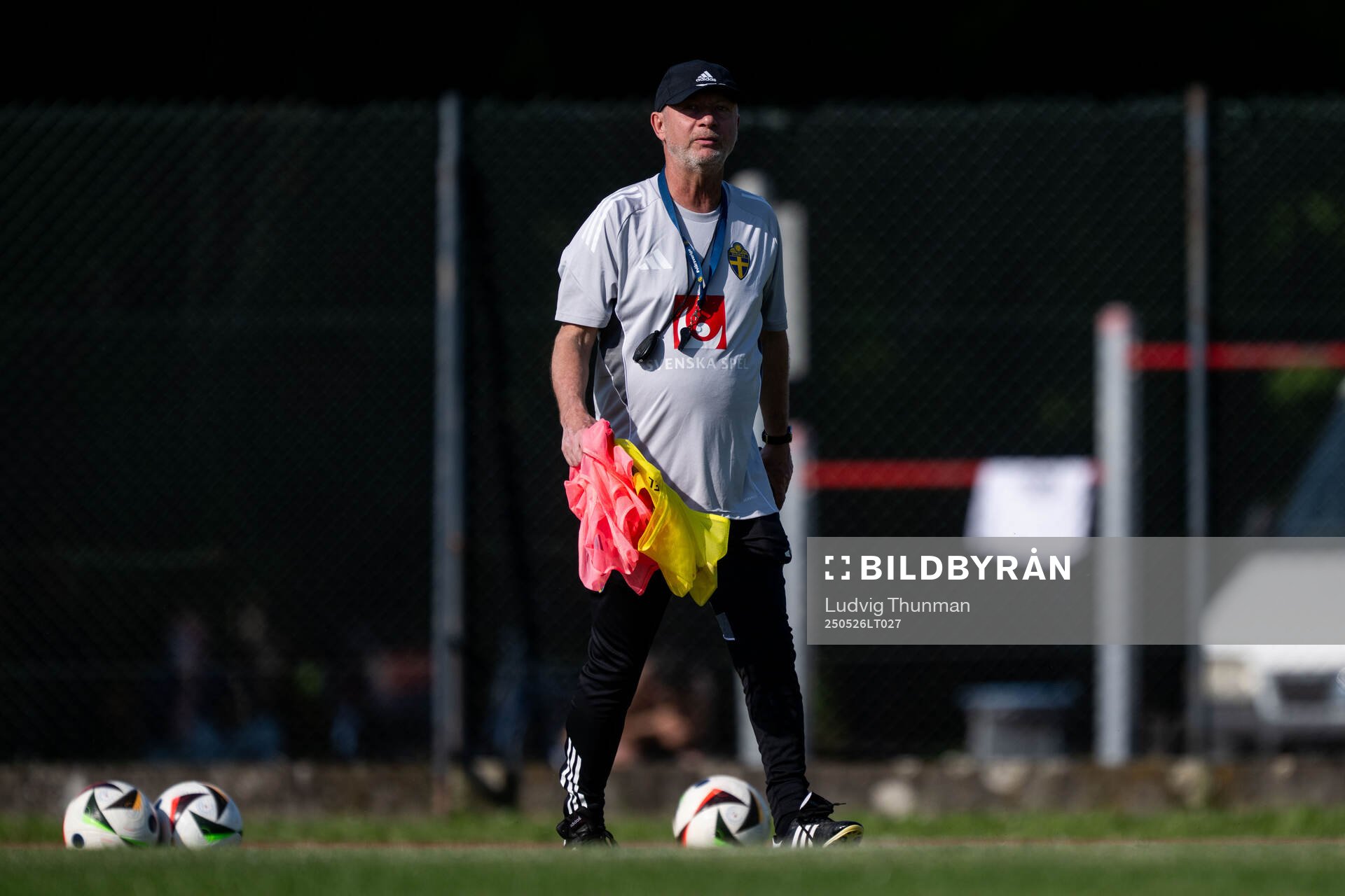 Head coach Peter Gerhardsson of the Swedish women’s national football team during a training session on May 26, 2025 in Fidenza. 