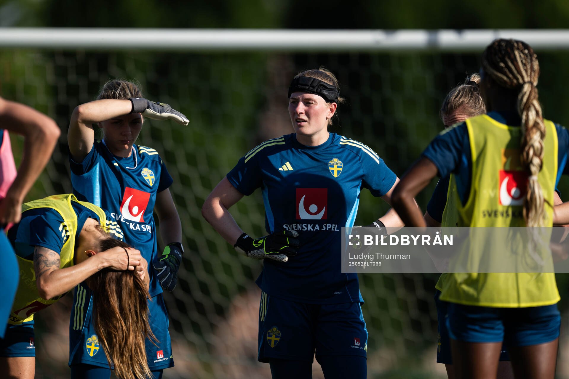Goalkeeper Jennifer Falk and goalkeeper Tove Enblom of the Swedish women’s national football team during a training session on May 26, 2025 in Fidenza. 