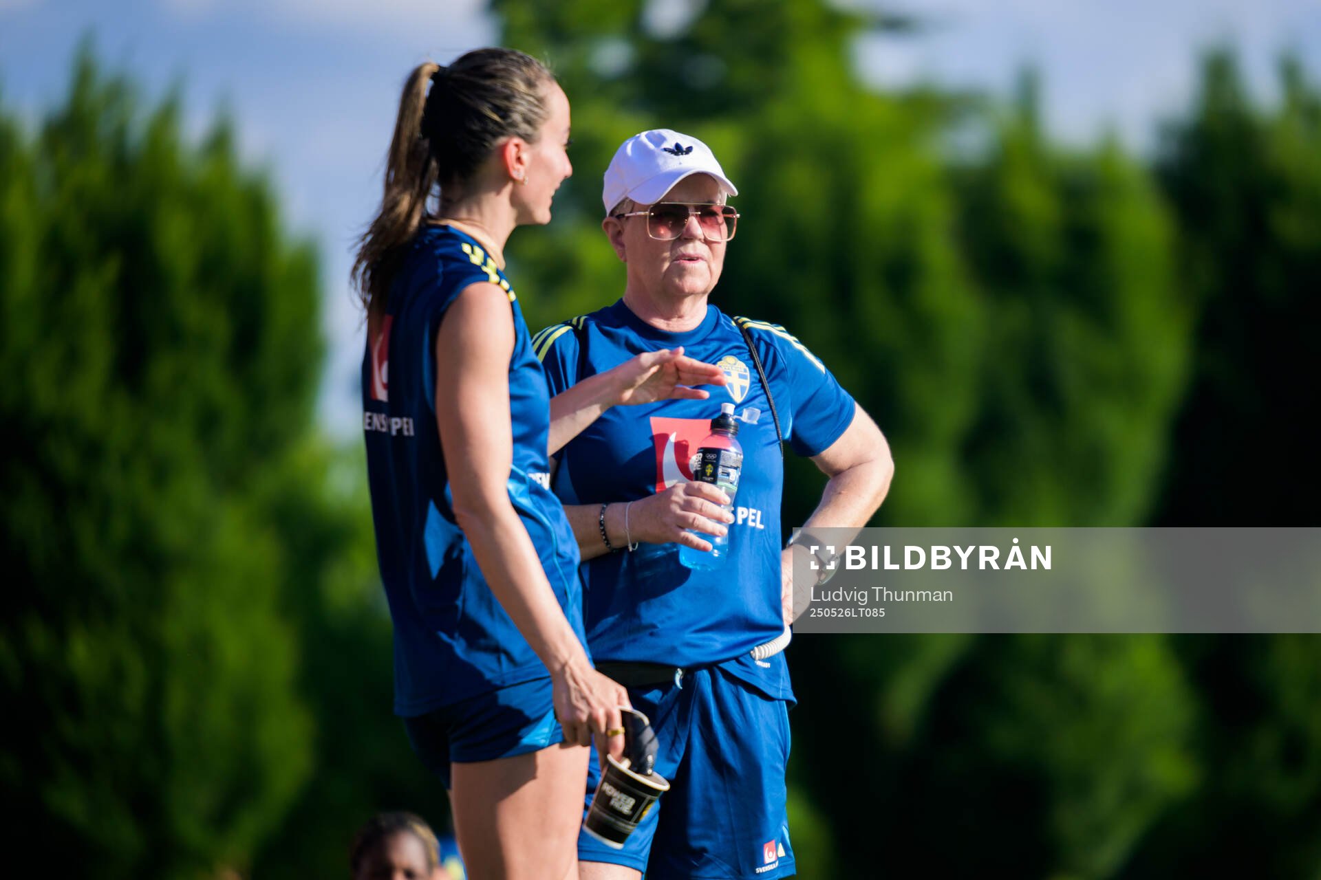 Kosovare Asllani and team manager Marika Domanski Lyfors of the Swedish women’s national football team during a training session on May 26, 2025 in Fidenza.