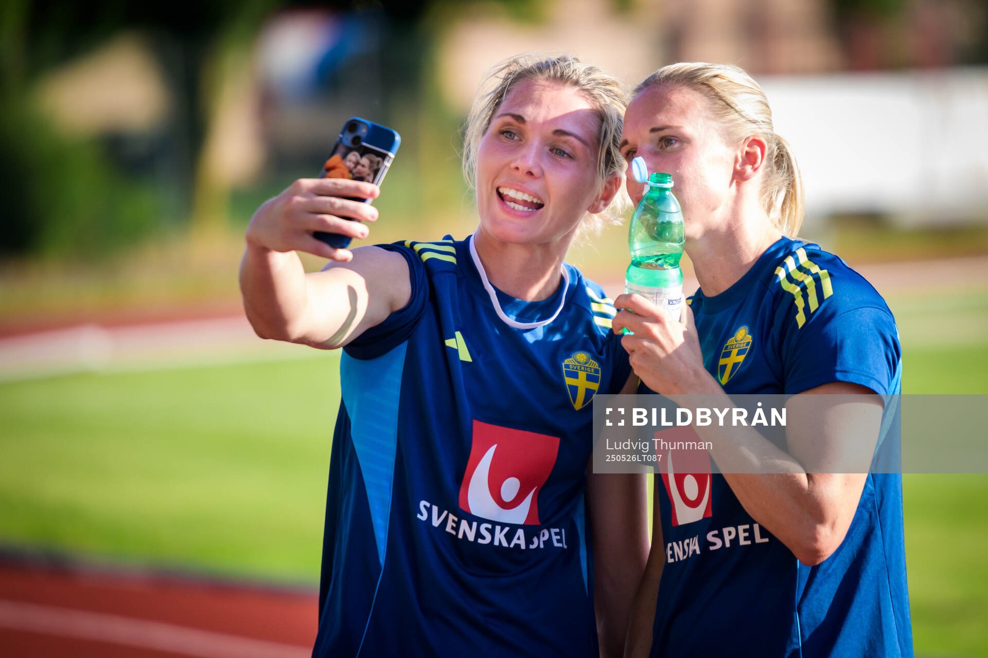 Goalkeeper Jennifer Falk an Jonna Andersson  of the Swedish women’s national football team after a training session on May 26, 2025 in Fidenza. 