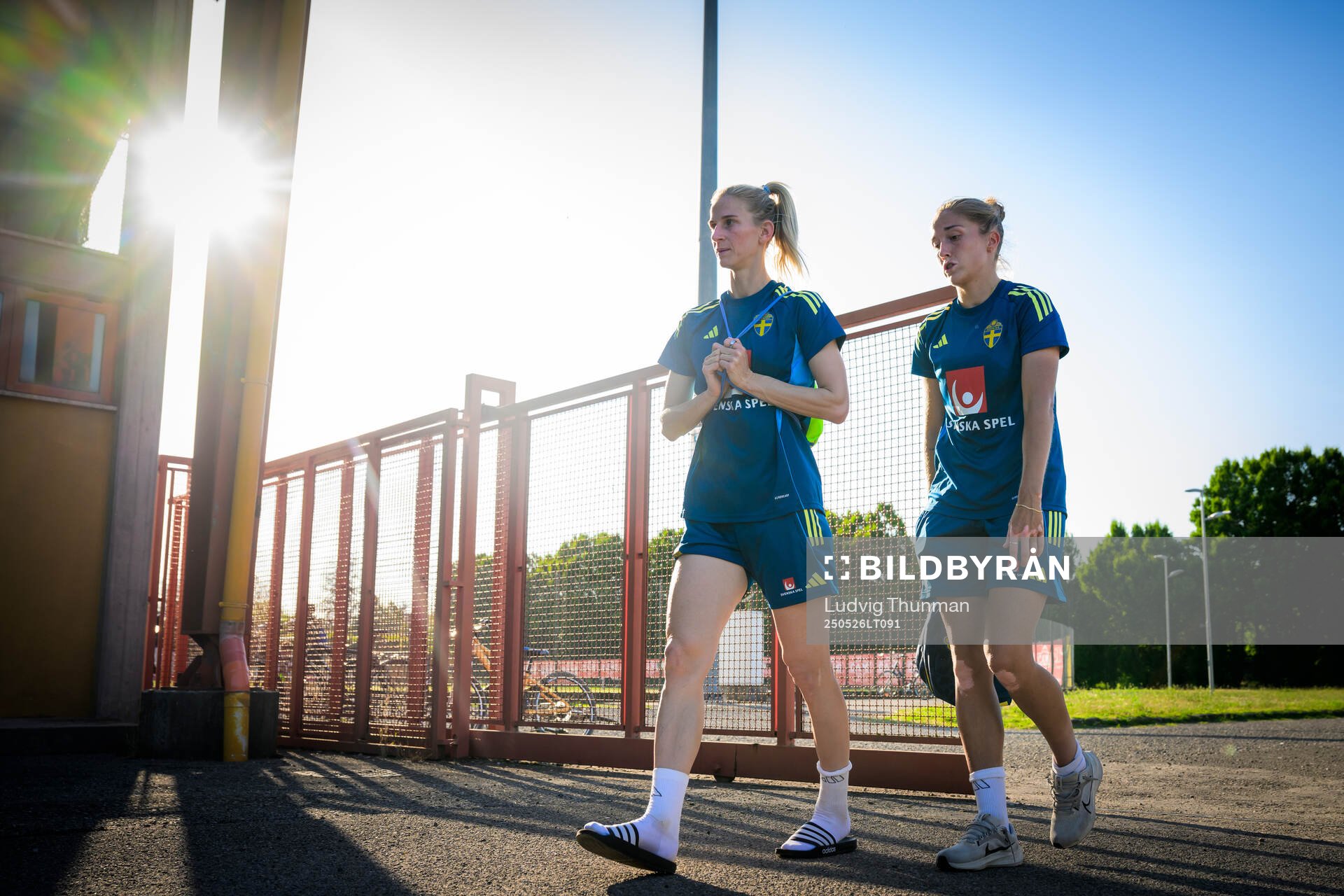 Sofia Jakobsson and Filippa Angeldahl of the Swedish women’s national football team after a training session on May 26, 2025 in Fidenza. 