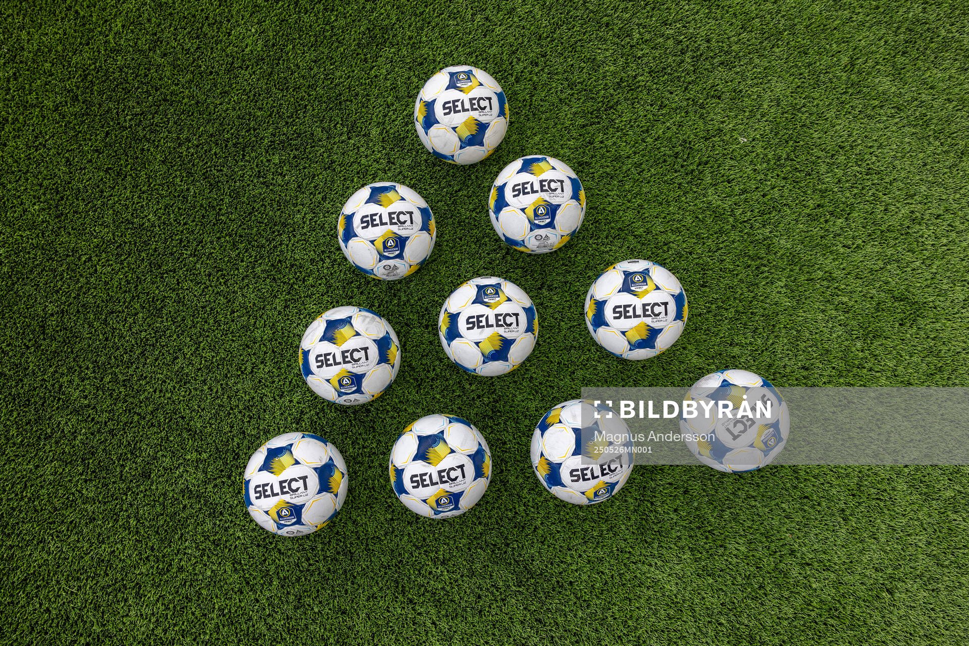 Fotbollar inför fotbollsmatchen i Allsvenskan mellan IFK Norrköping och Mjällby den 26 maj 2025 i Norrköping. 