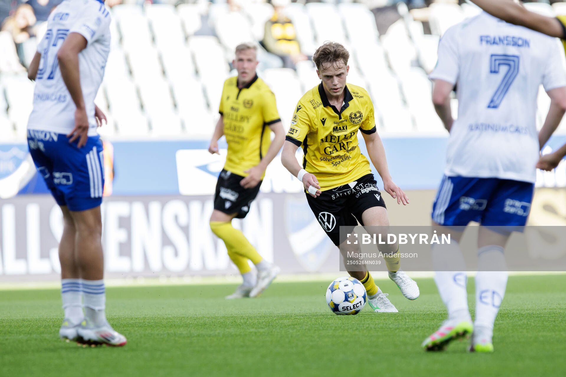 Mjällbys Ludwig Malachowski Thorell under fotbollsmatchen i Allsvenskan mellan IFK Norrköping och Mjällby den 26 maj 2025 i Norrköping.