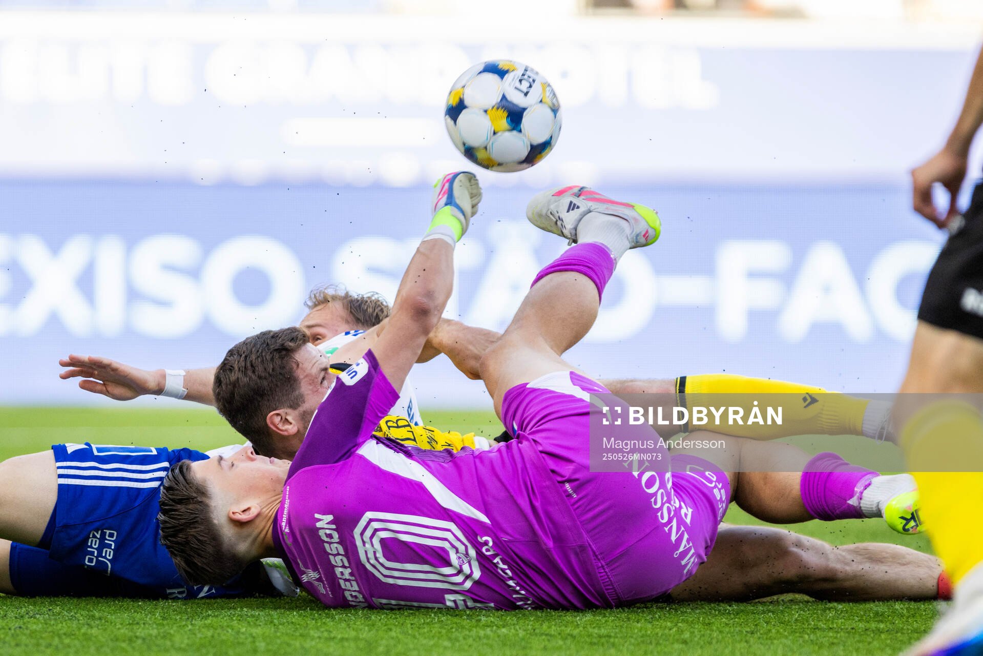 IFK Norrköpings målvakt David Andersson under fotbollsmatchen i Allsvenskan mellan IFK Norrköping och Mjällby den 26 maj 2025 i Norrköping.