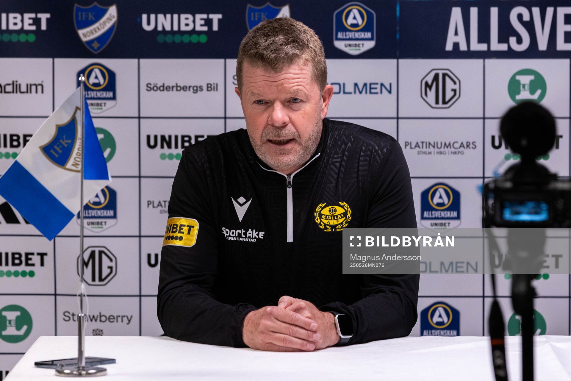 Mjällbys tränare Anders Torstensson under presskonferensen efter fotbollsmatchen i Allsvenskan mellan IFK Norrköping och Mjällby den 26 maj 2025 i Norrköping.