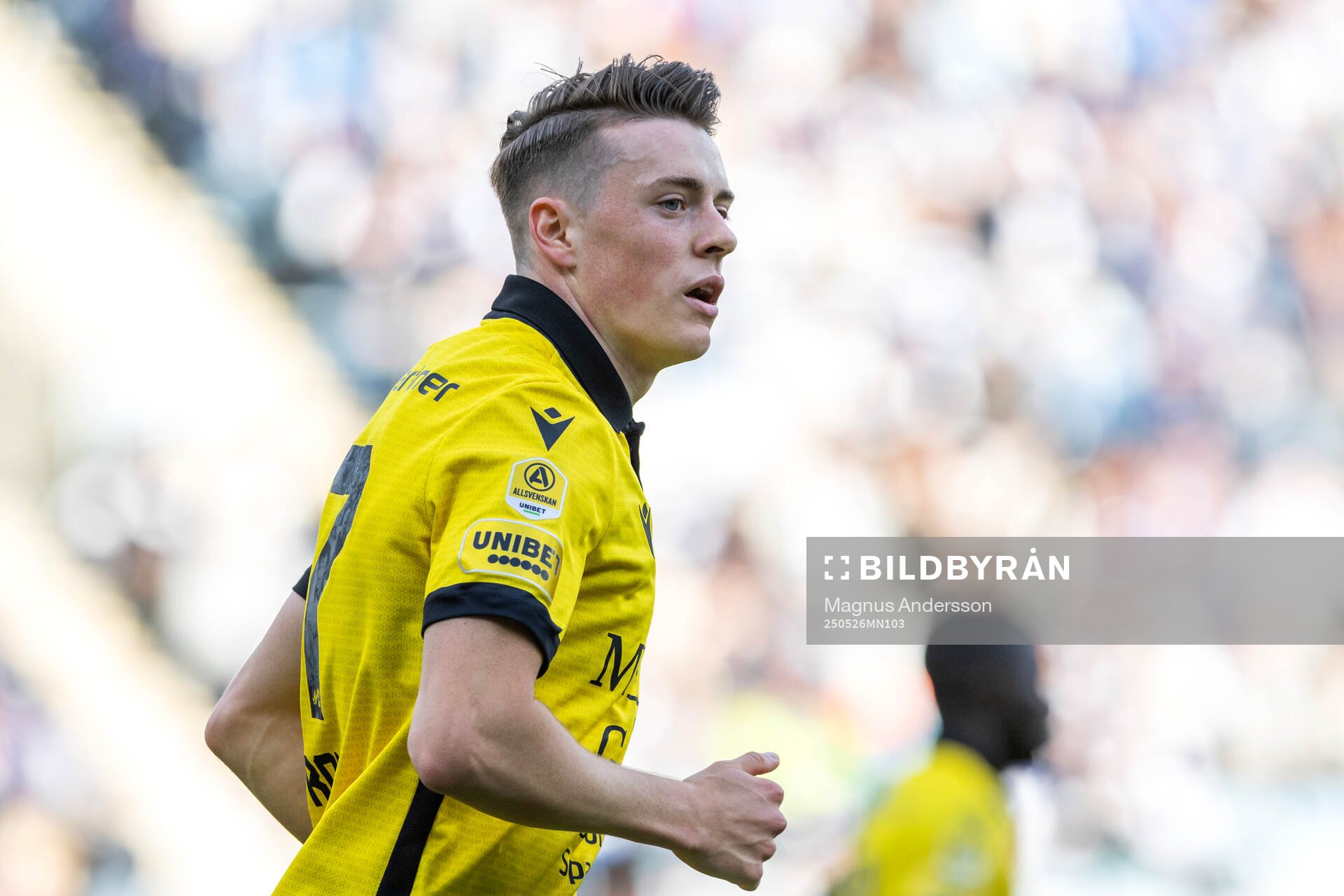 Mjällbys Elliot Stroud under fotbollsmatchen i Allsvenskan mellan IFK Norrköping och Mjällby den 26 maj 2025 i Norrköping. 