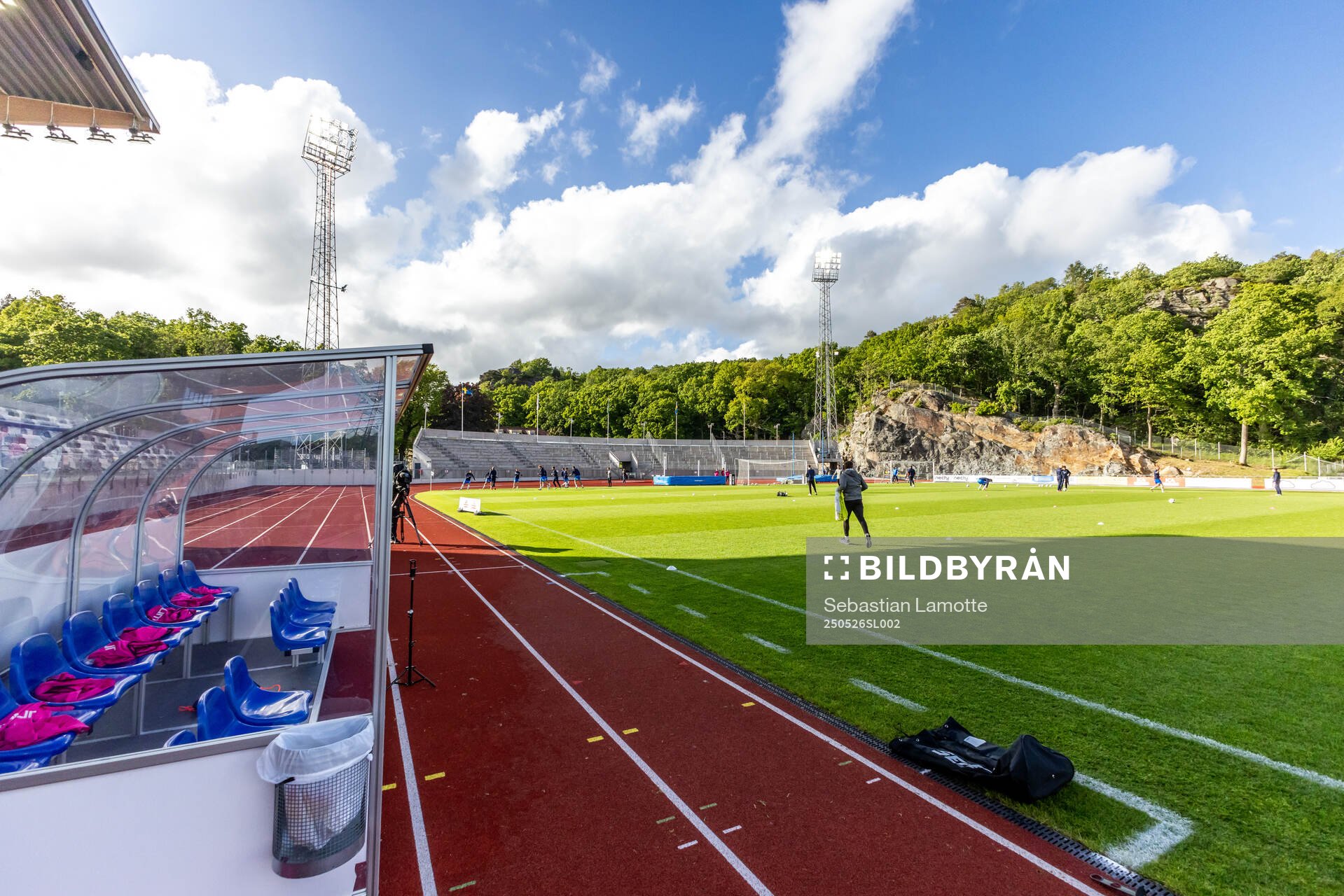 Oddevolds spelare värmer upp inför fotbollsmatchen i Superettan mellan Oddevold och Västerås den 26 maj 2025 i Uddevalla. 