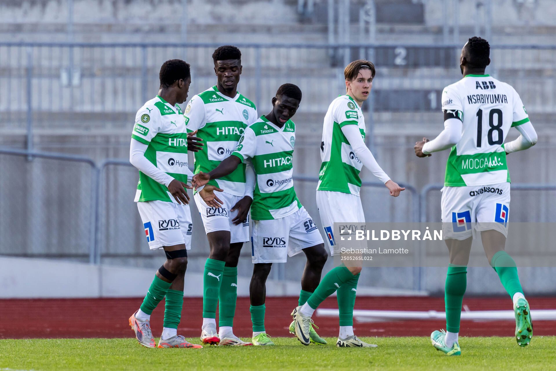 Västerås Aaron Le Forestier Banind Bibout jublar efter 1-2 under fotbollsmatchen i Superettan mellan Oddevold och Västerås den 26 maj 2025 i Uddevalla.