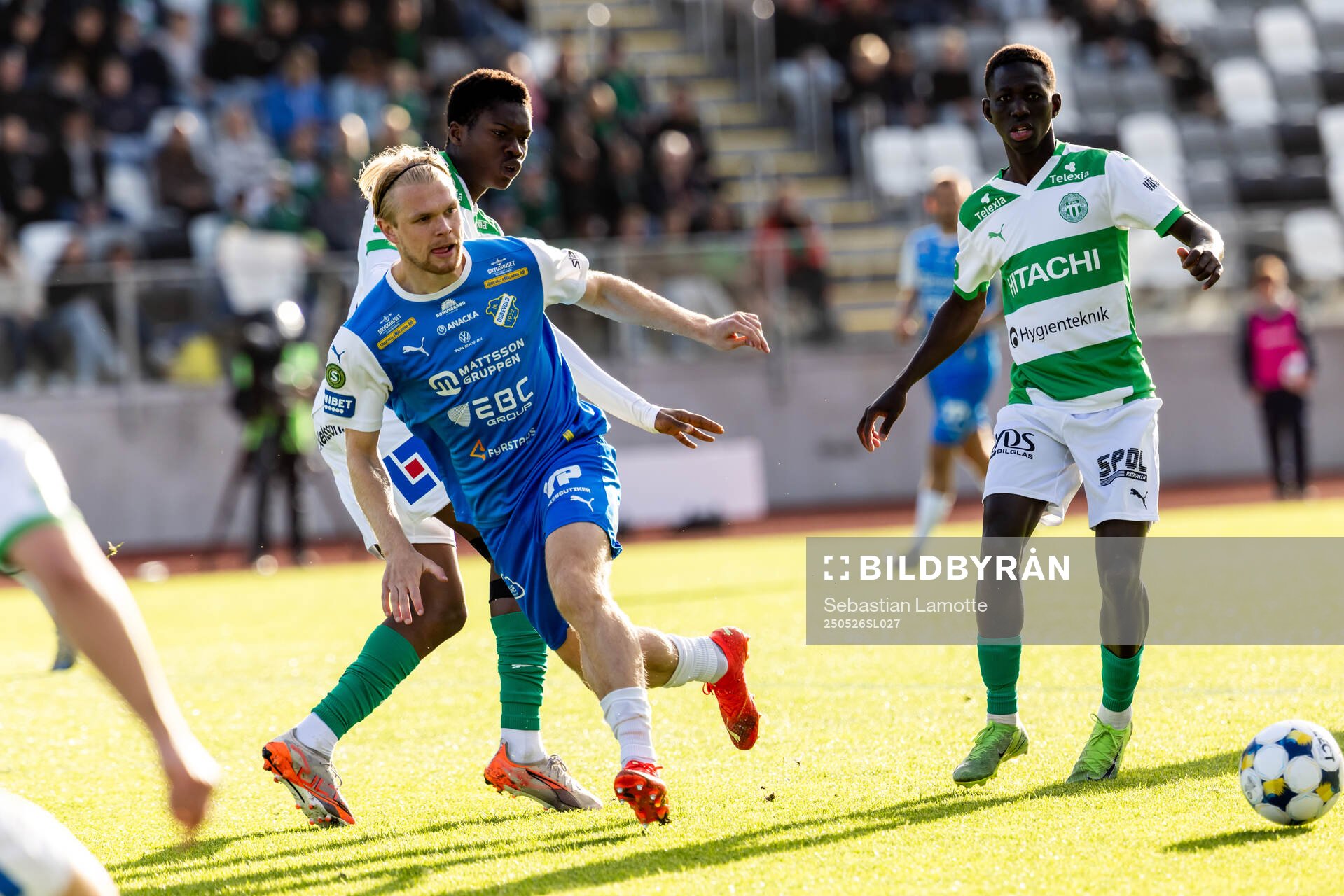 Oddevolds Linus Tornblad under fotbollsmatchen i Superettan mellan Oddevold och Västerås den 26 maj 2025 i Uddevalla. 