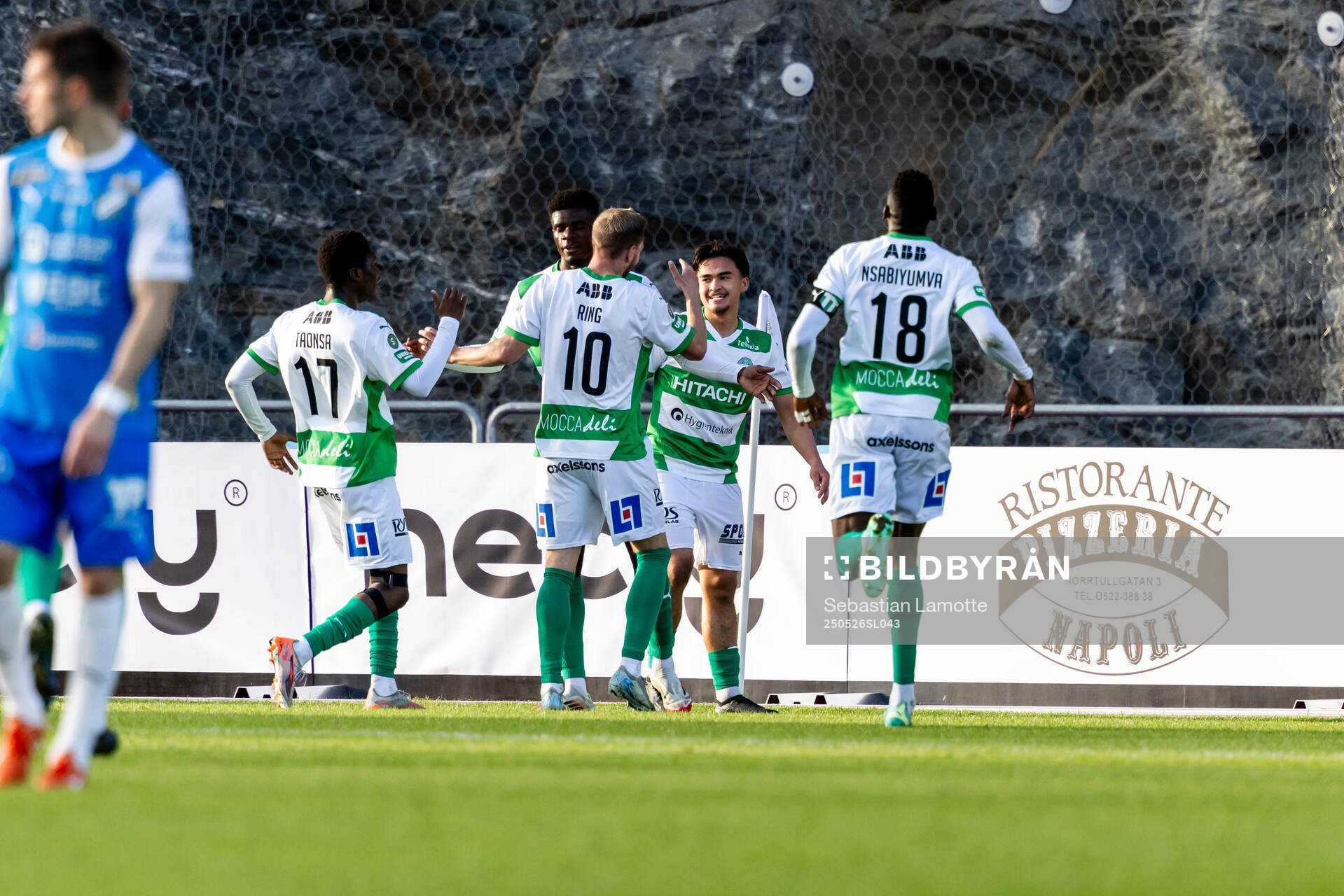 Västerås Aaron Le Forestier Banind Bibout har gjort 1-3 och jublar under fotbollsmatchen i Superettan mellan Oddevold och Västerås den 26 maj 2025 i Uddevalla.