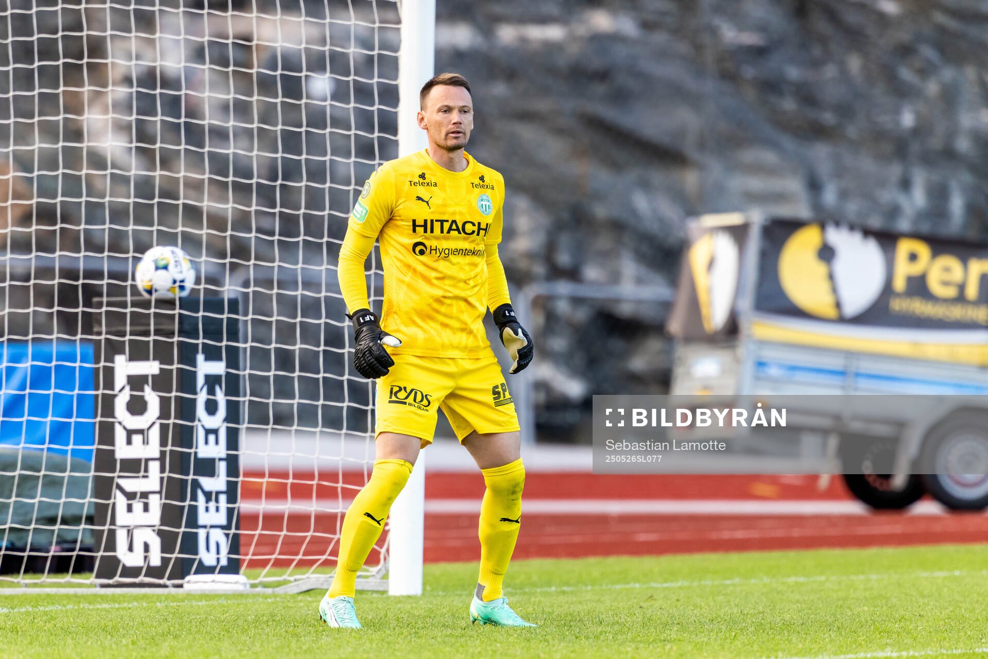 Västerås målvakt Anton Fagerström under fotbollsmatchen i Superettan mellan Oddevold och Västerås den 26 maj 2025 i Uddevalla. 