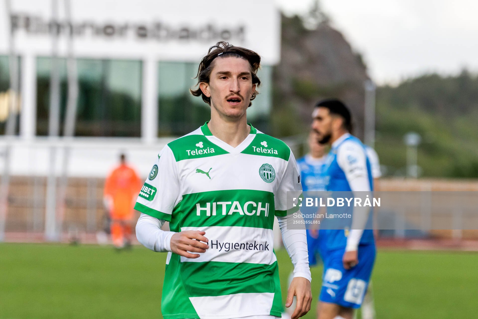 Västerås Hugo Engström under fotbollsmatchen i Superettan mellan Oddevold och Västerås den 26 maj 2025 i Uddevalla. 