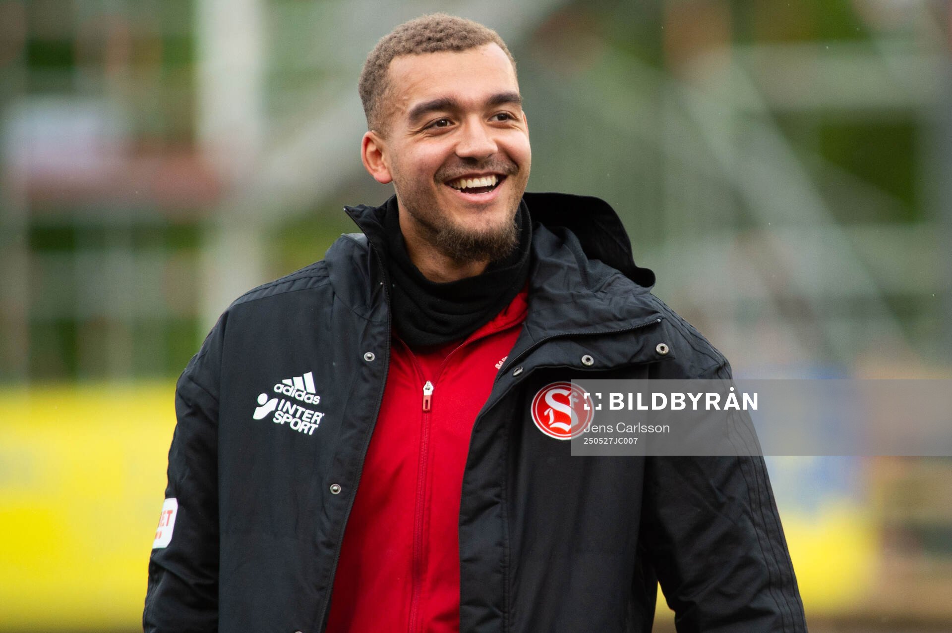 Sandvikens IFs Kim Käck Ofordu inför fotbollsmatchen i Superettan mellan Sandvikens IF och GIF Sundsvall den 27 maj 2025 i Sandviken.