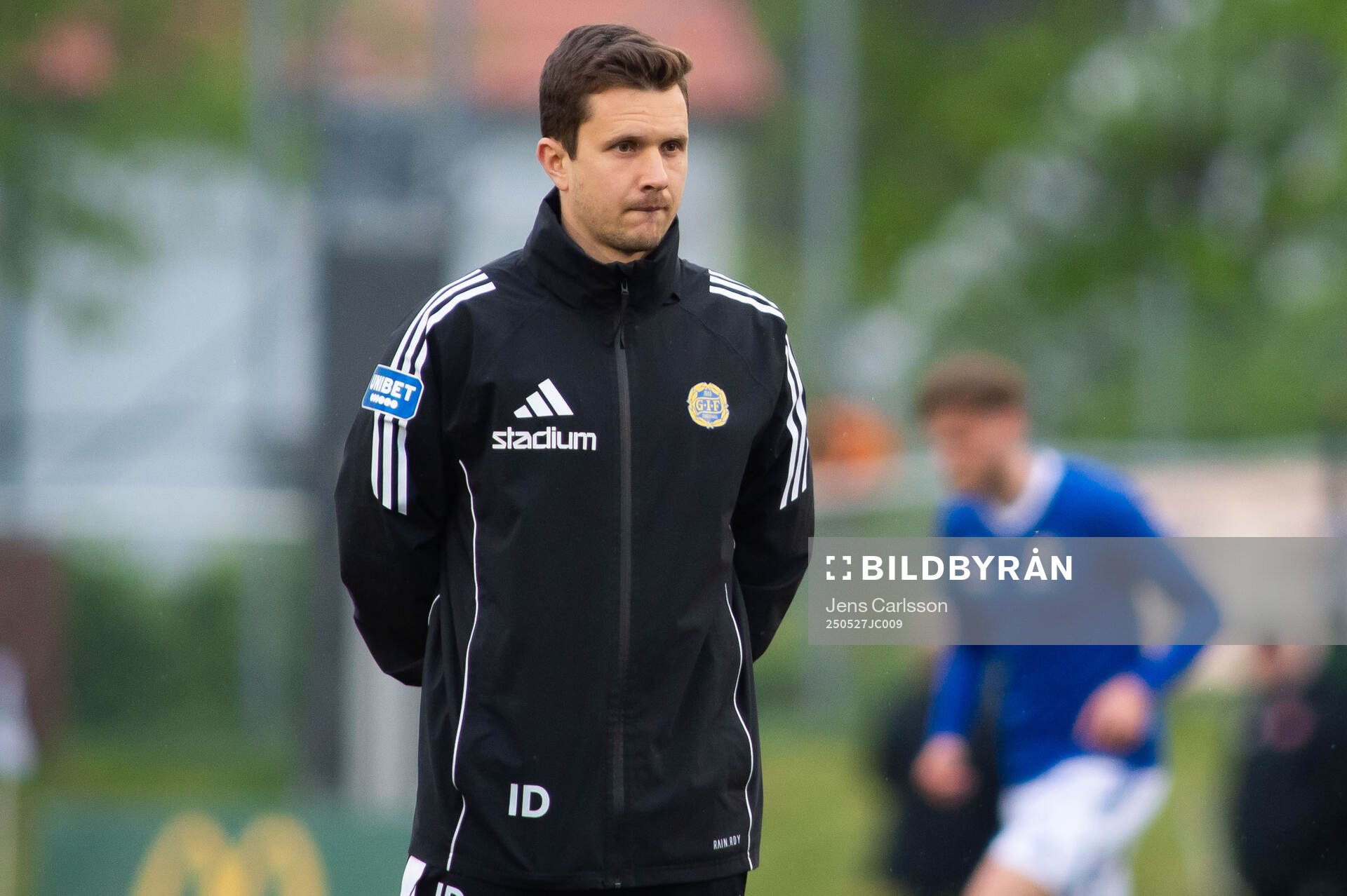 GIF Sundsvalls assisterande tränare Ion Doros inför fotbollsmatchen i Superettan mellan Sandvikens IF och GIF Sundsvall den 27 maj 2025 i Sandviken.