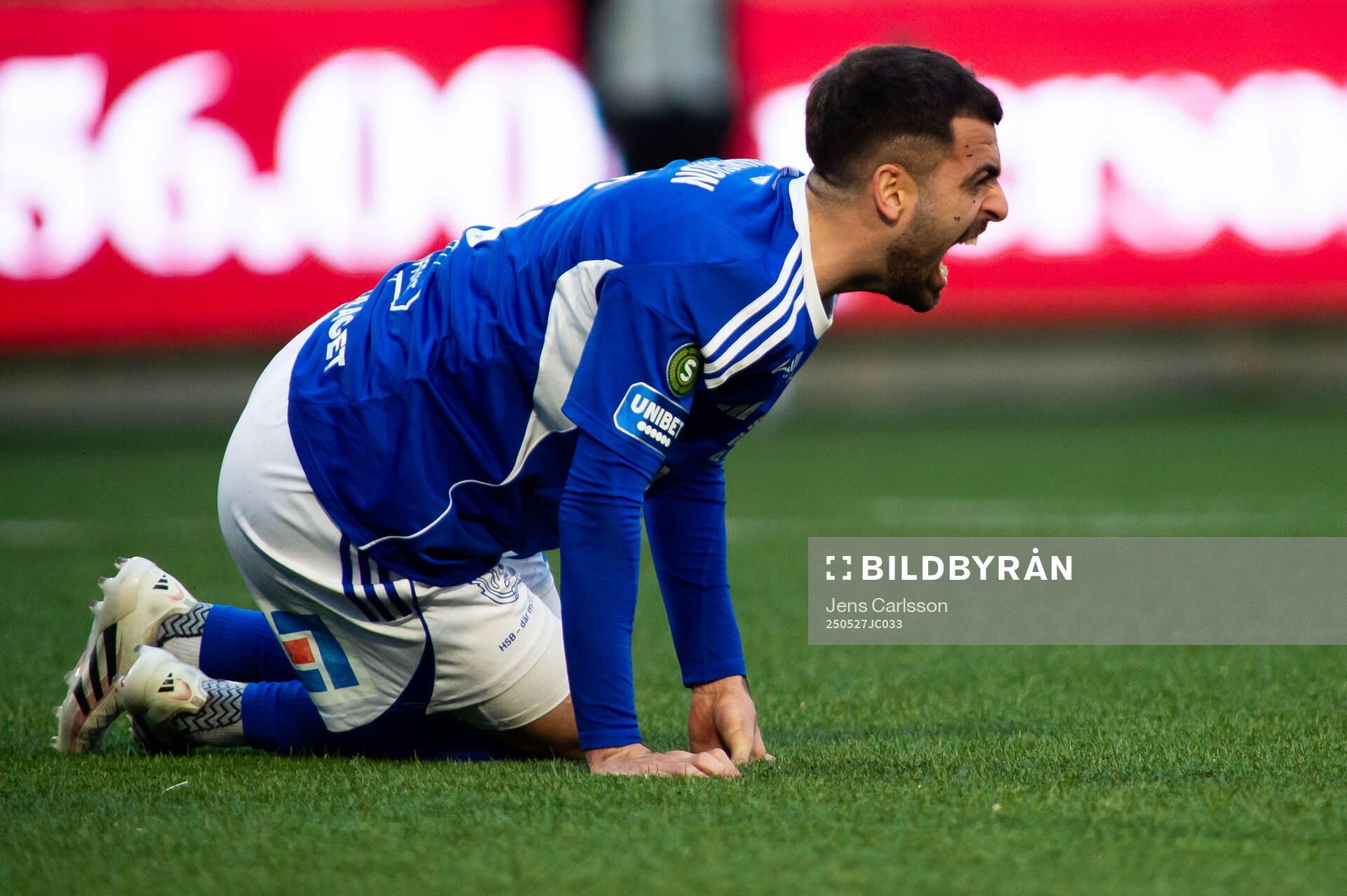 GIF Sundsvalls Marc Manchon har ont under fotbollsmatchen i Superettan mellan Sandvikens IF och GIF Sundsvall den 27 maj 2025 i Sandviken.