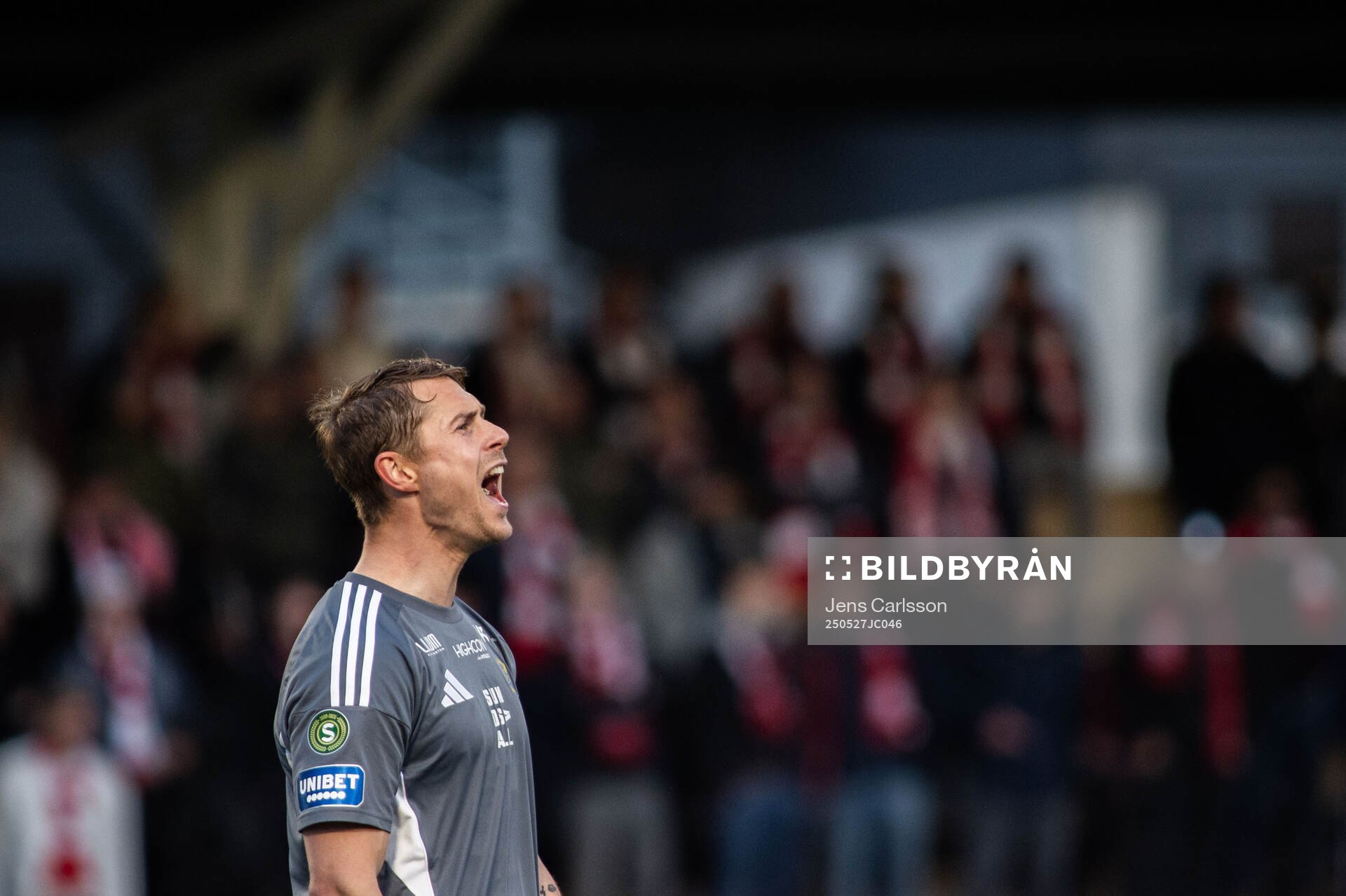 GIF Sundsvalls målvakt Jonas Olsson under fotbollsmatchen i Superettan mellan Sandvikens IF och GIF Sundsvall den 27 maj 2025 i Sandviken.
