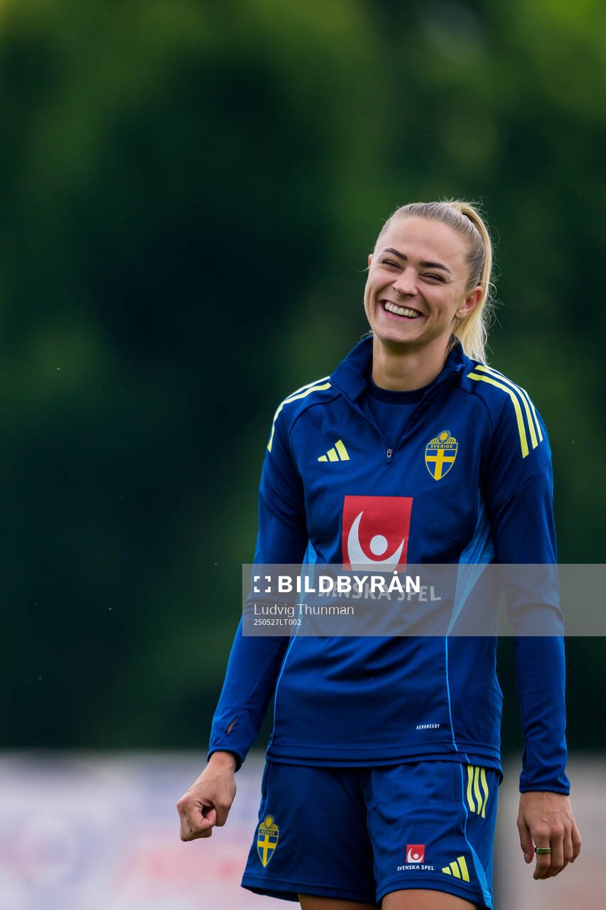 Fridolina Rolfö of the Swedish women’s national football team during a training session on May 27, 2025 in Fidenza. 