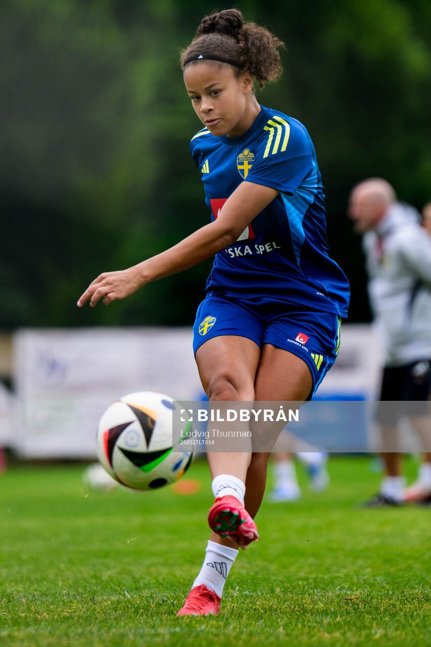 Felicia Schröder of the Swedish women’s national football team during a training session on May 27, 2025 in Fidenza. 